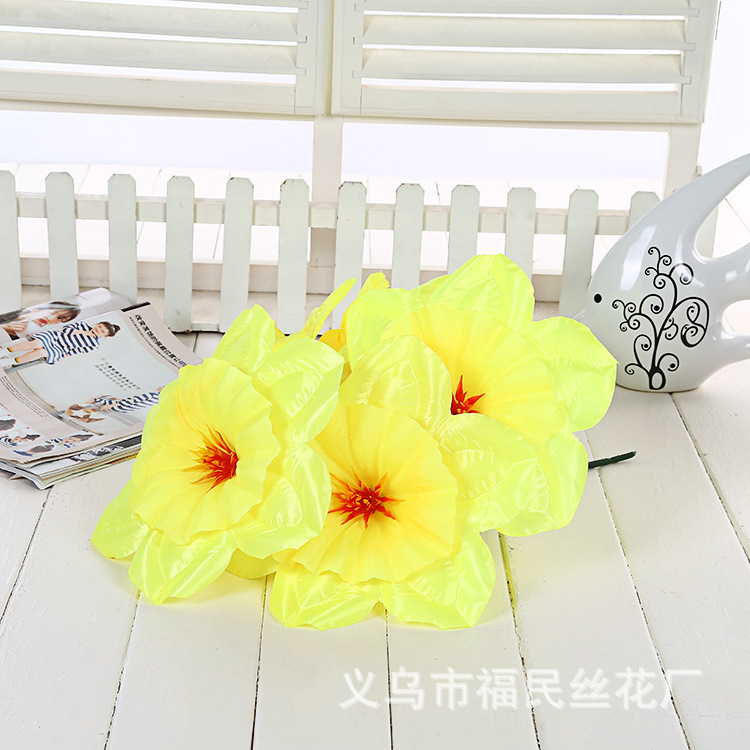 Factory direct sales of artificial flowers, fake flowers, wholesale and customization of artificial daffodils in bud for home living room decoration, silk flower bouquets Item Picture