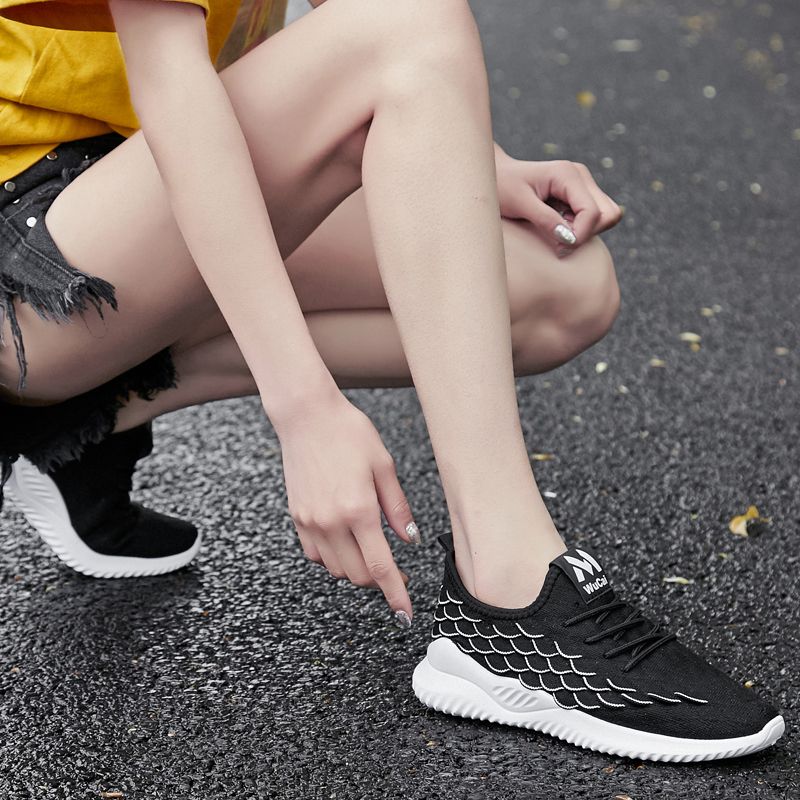Autumn new women's shoes: Casual sports shoes, fashionable shoes, fish-scale women's shoes, versatile and comfortable, fly-woven shoes, breathable women's single shoes Specification image