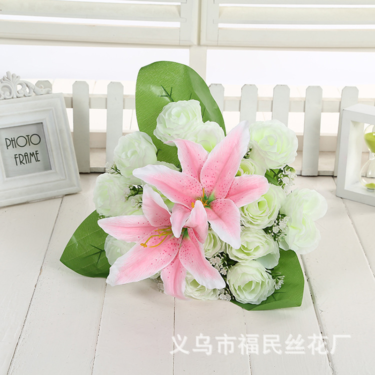 Factory direct sales of artificial flowers, silk flowers, wedding flowers, hand-held flowers, 18-head rose combination flowers undefined