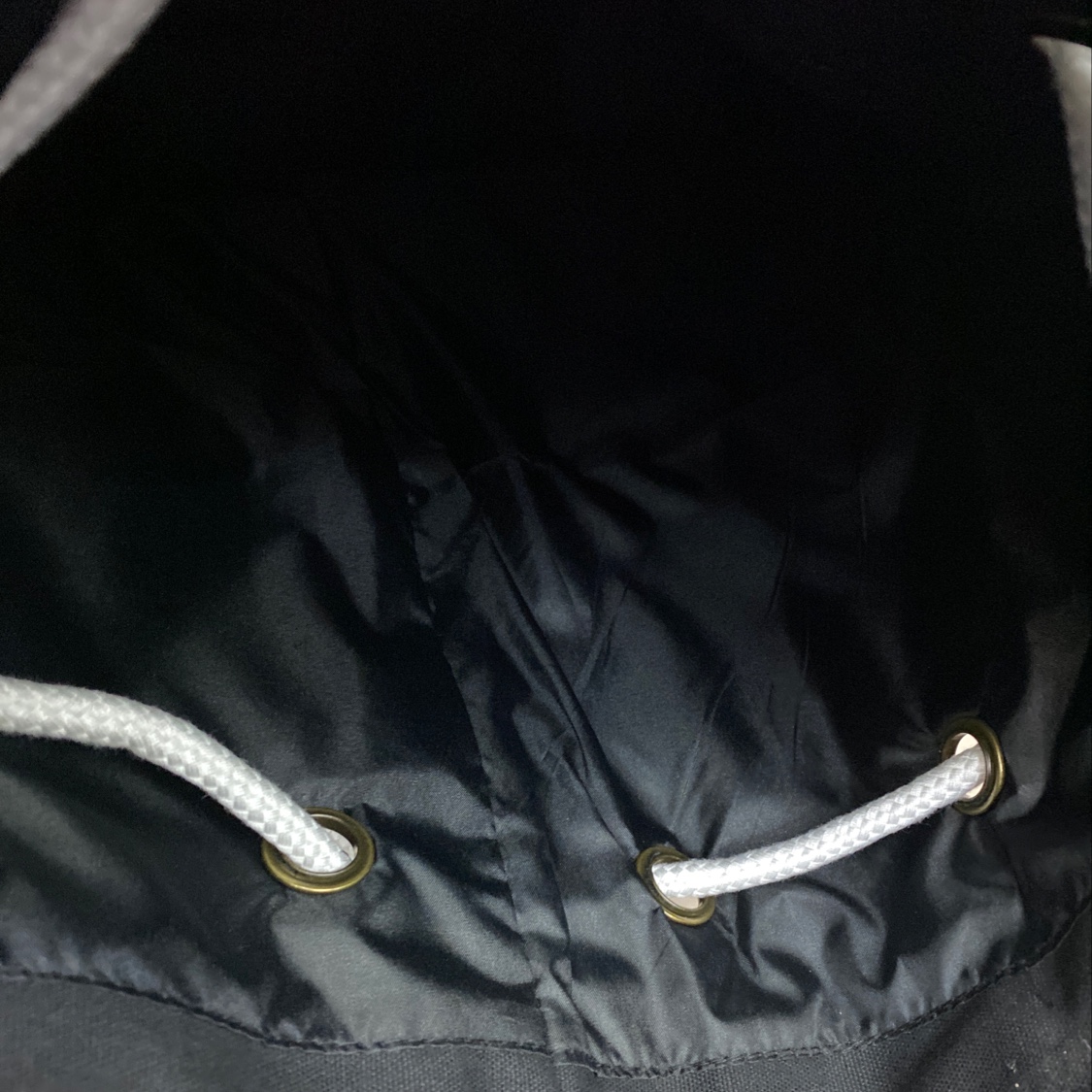 帆布圆桶双背包白底实物图