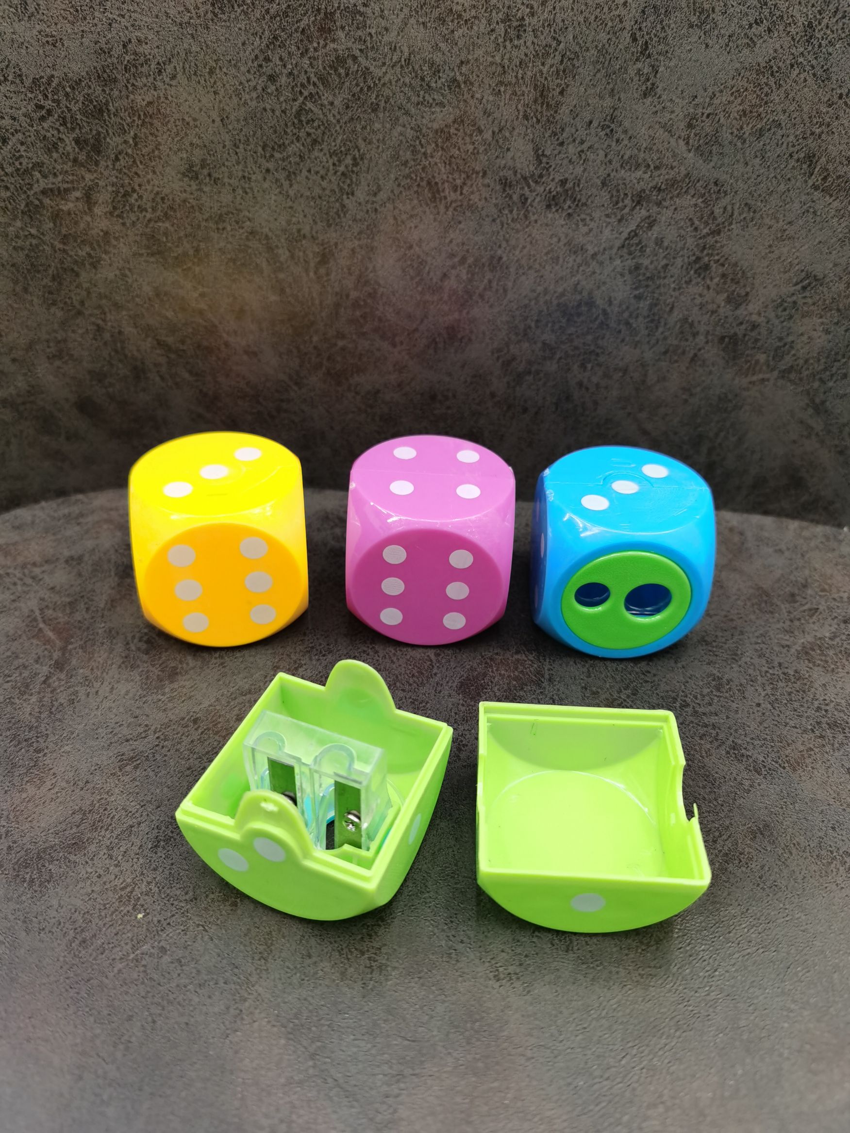 Dice pencil sharpener with transparent design, double holes, creative large and small hole pencil sharpener, student office stationery, manual pencil sharpener detail image 2