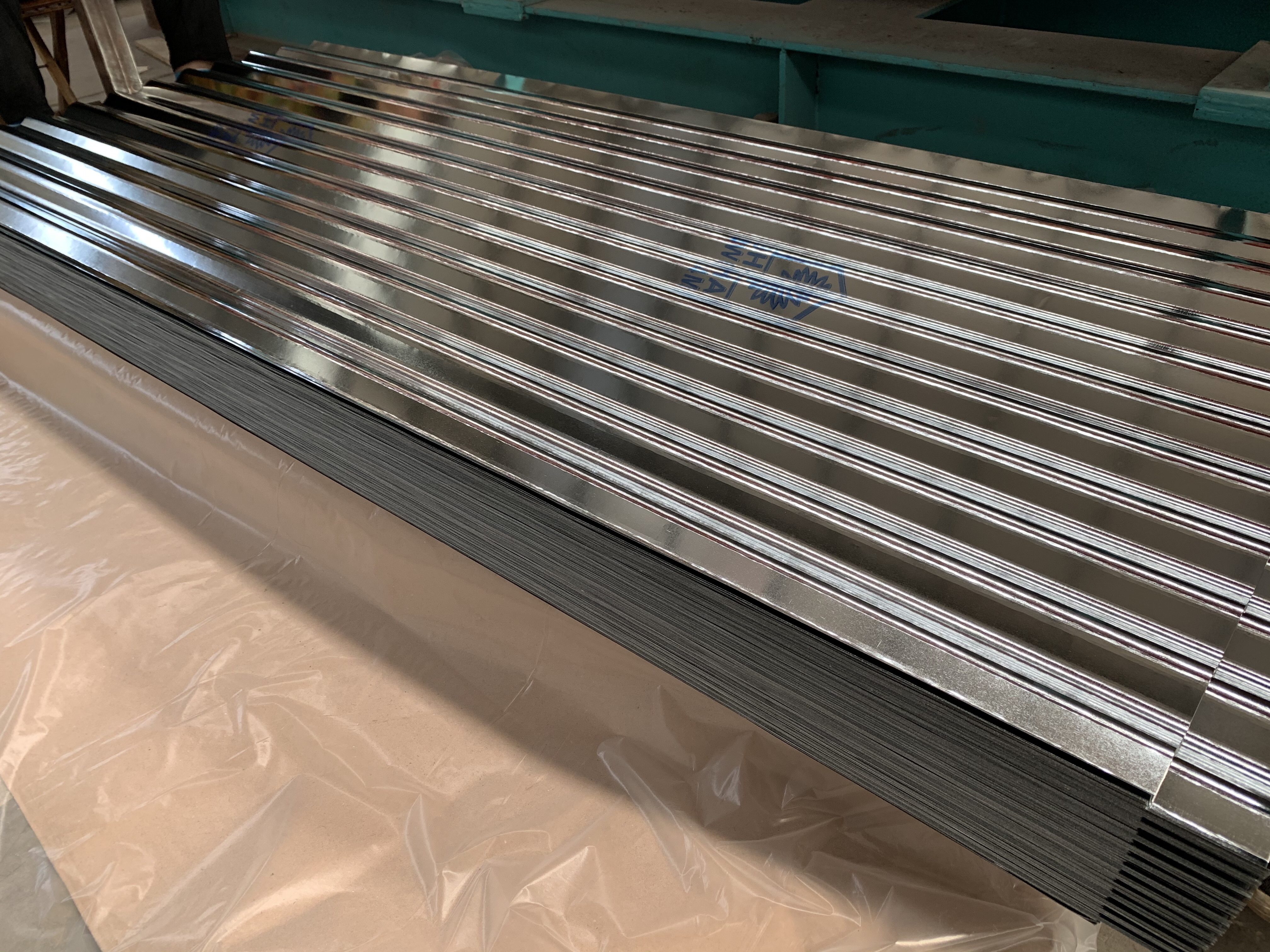 Factory direct sales of color steel tiles, color stone tiles, light-transmitting tiles, asbestos tiles and various building materials Specification image