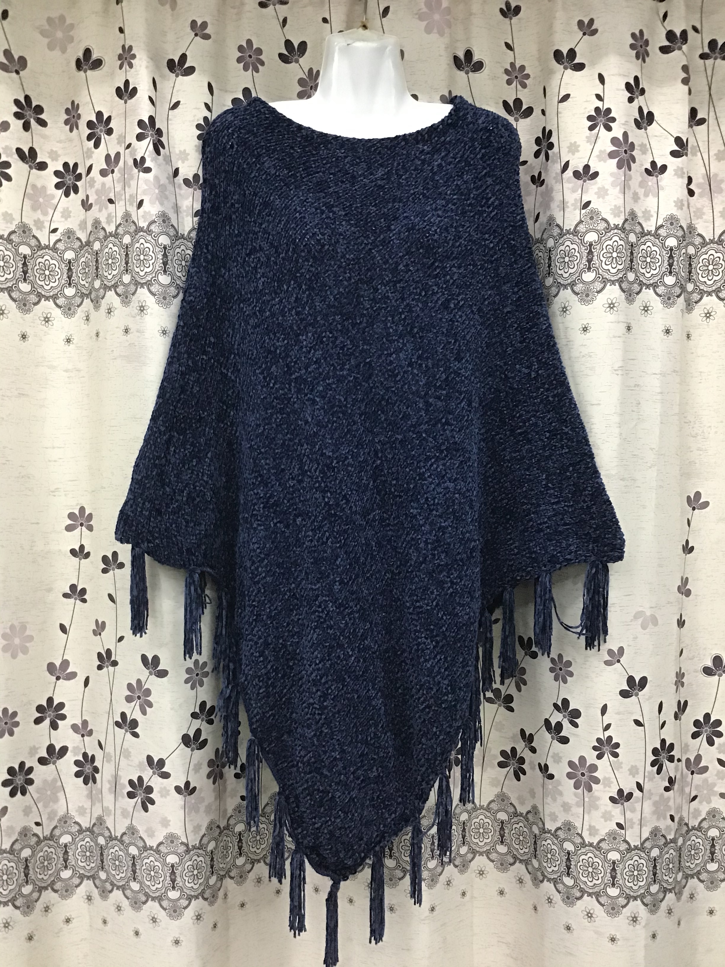 Manufacturers Direct Sales Autumn Winter Europe And The United States Fashion Trend Handmade Hanging Beard Lady Chenille
Shawl undefined