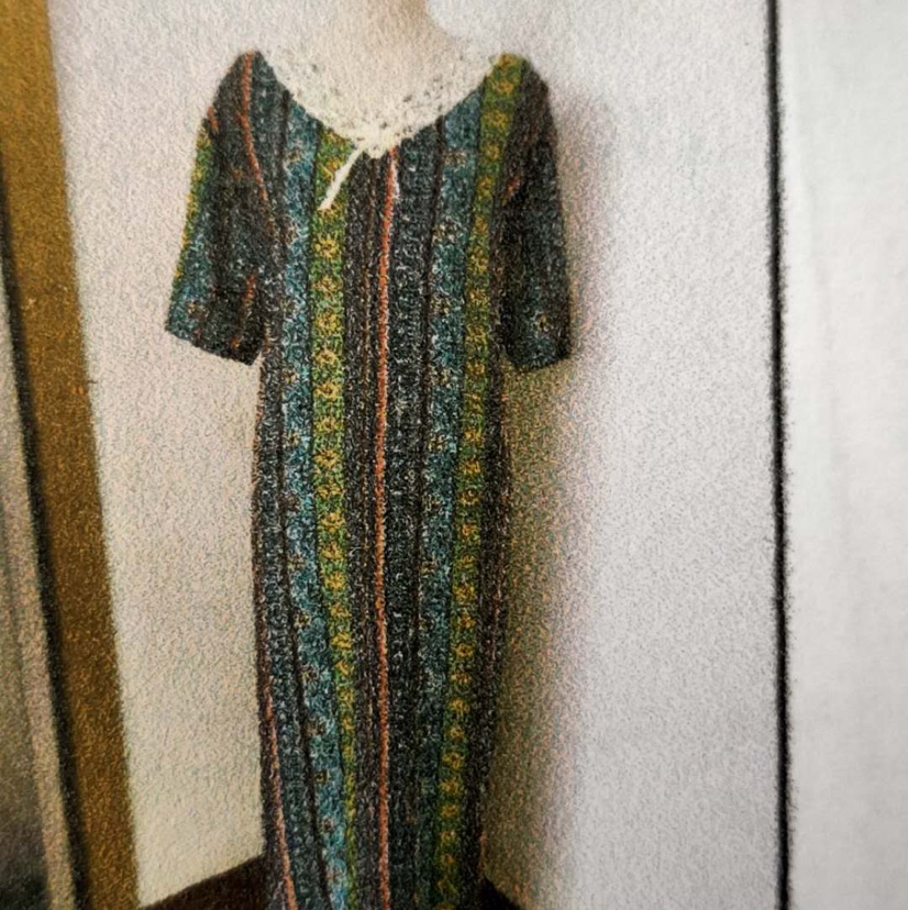 Fashionable dress 20