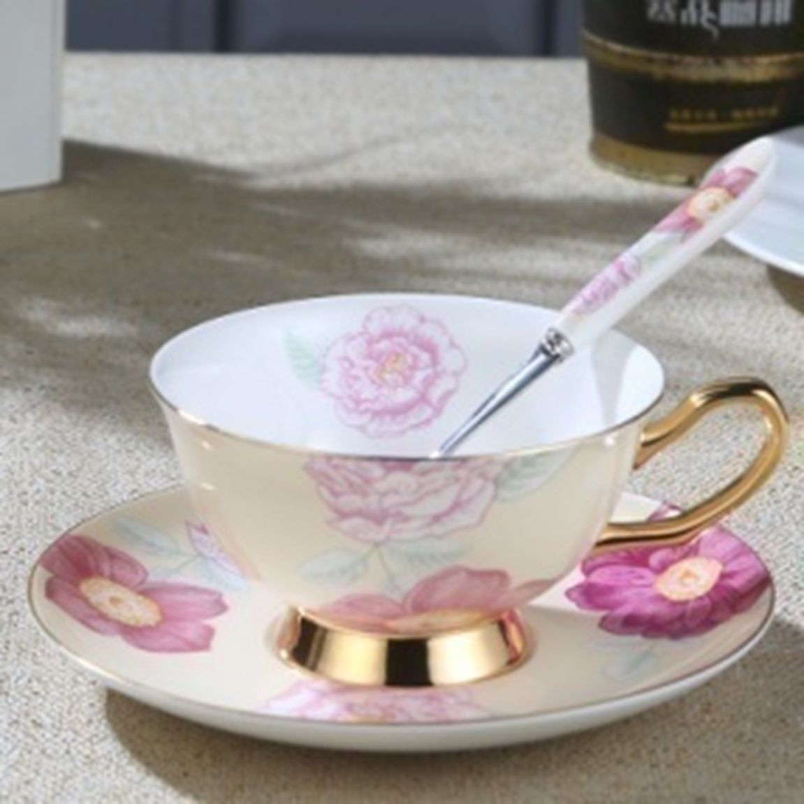 Yiwu Selection Gold star cup saucer falling in love 2 cups 2 saucer /65601 full figure