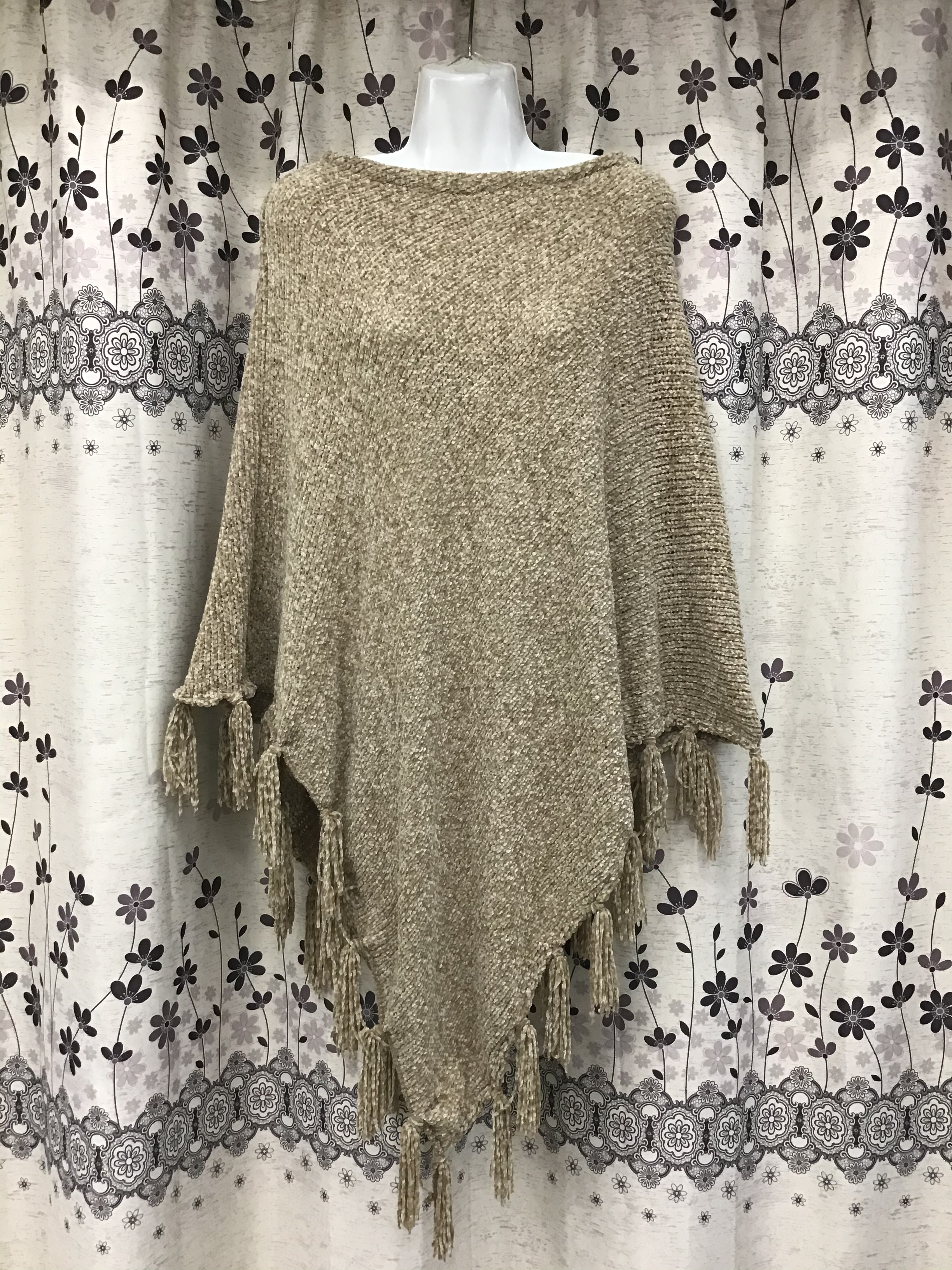 Manufacturers Direct Sales Autumn Winter Europe And The United States Fashion Trend Handmade Hanging Beard Lady Chenille
Shawl details Picture
