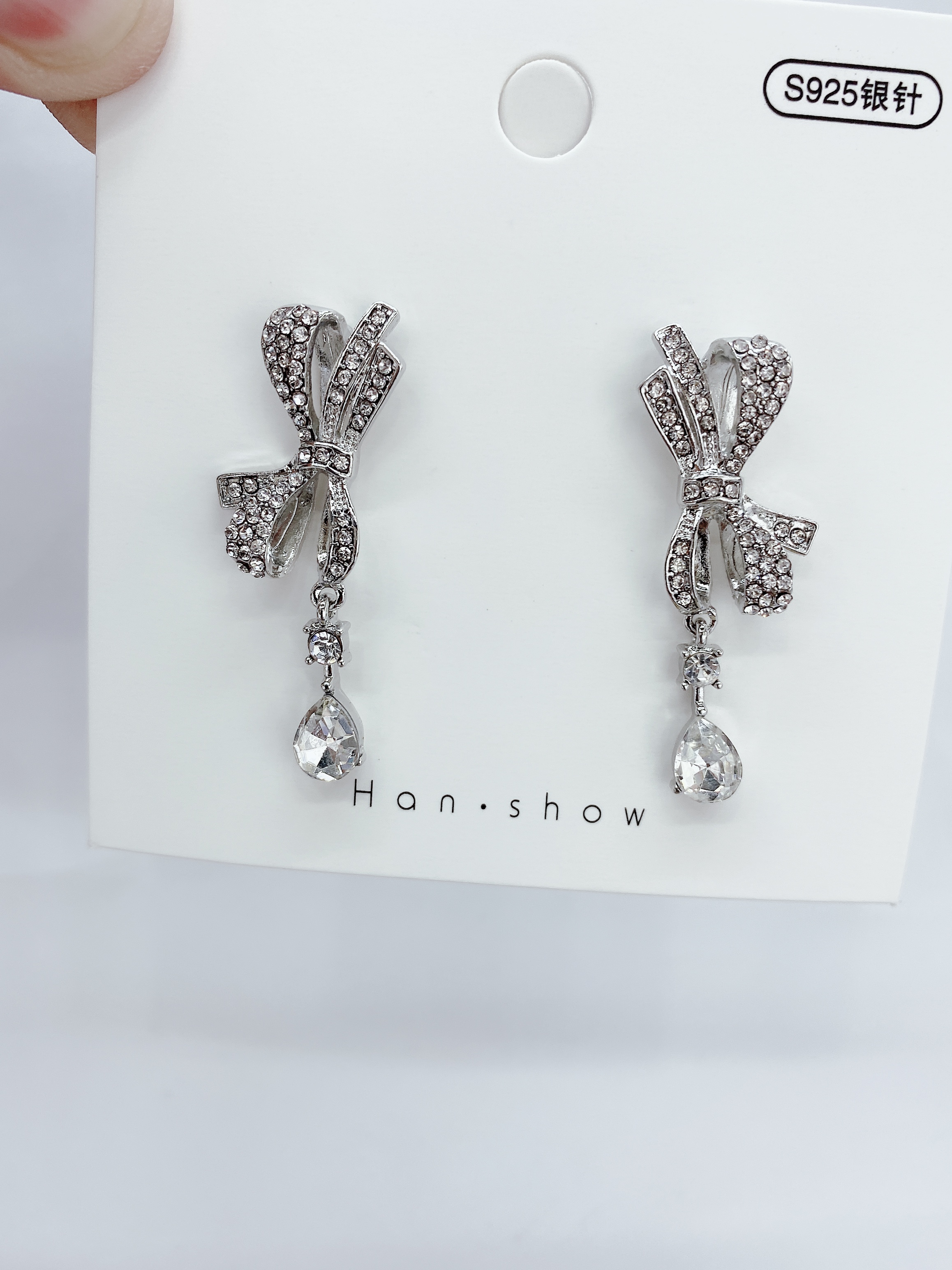 Silver Needle Bow Earrings Application Scenario