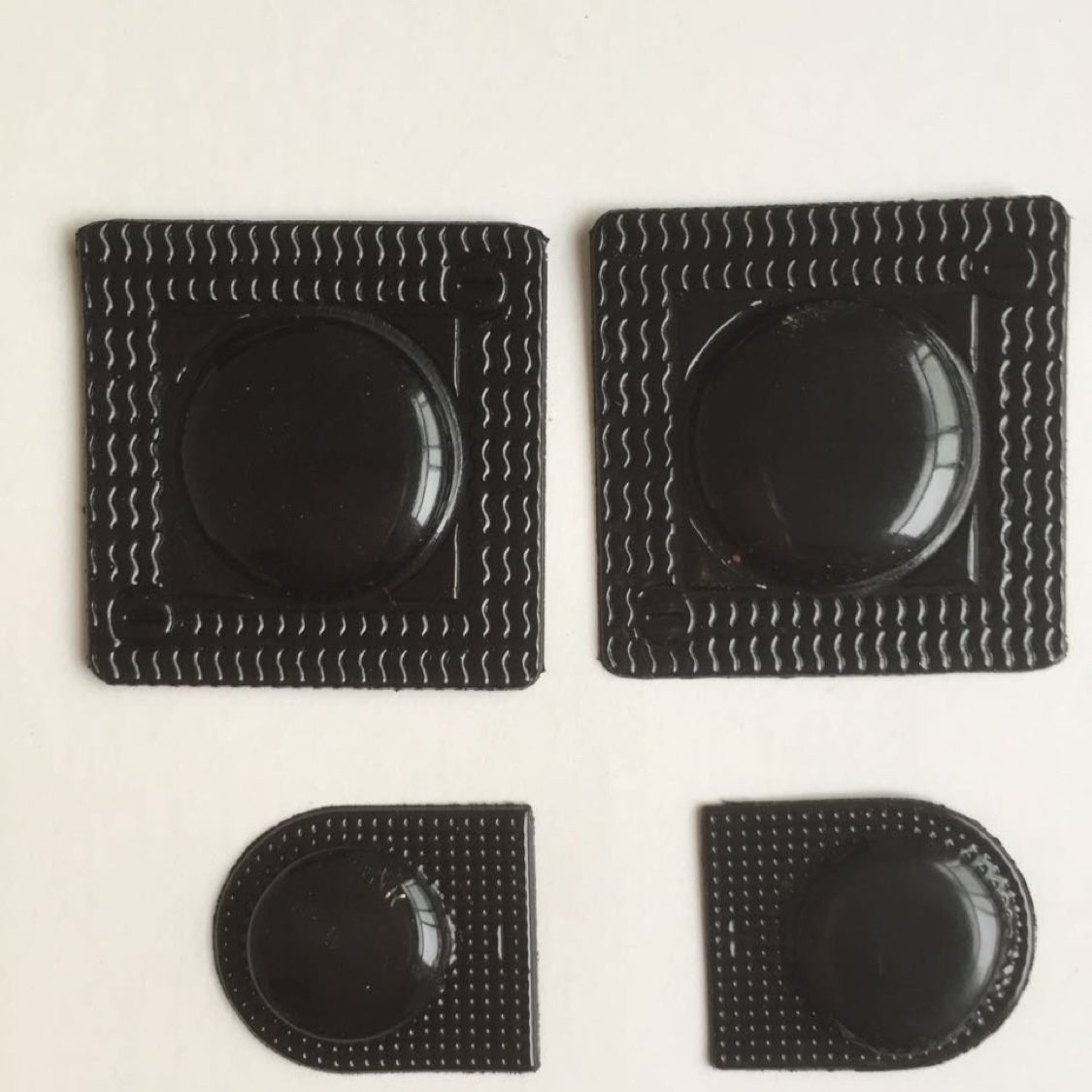 各种规格异形磁扣，大衣领磁扣吸扣。PVC膜磁扣。图