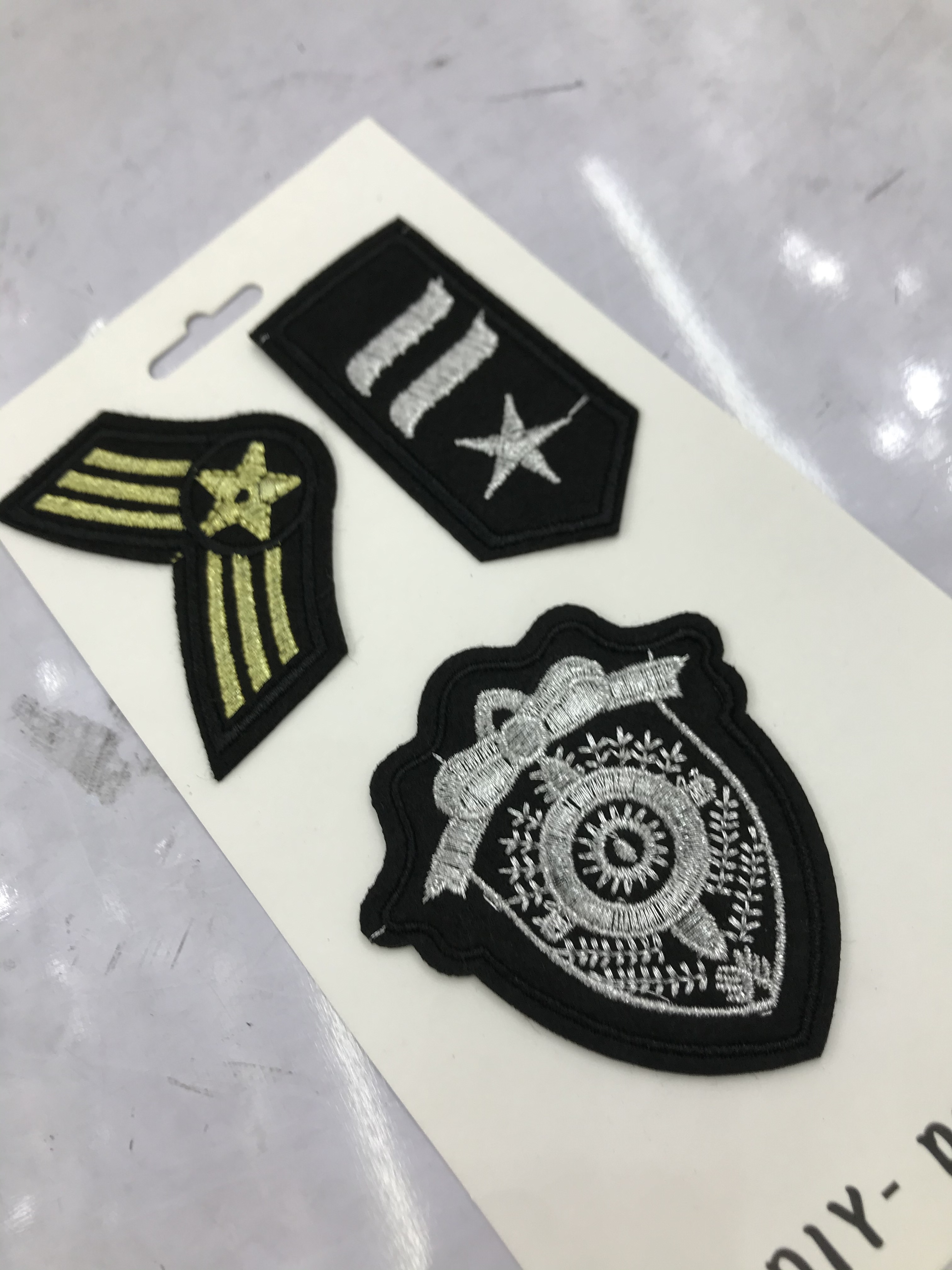 黑标布贴产品图