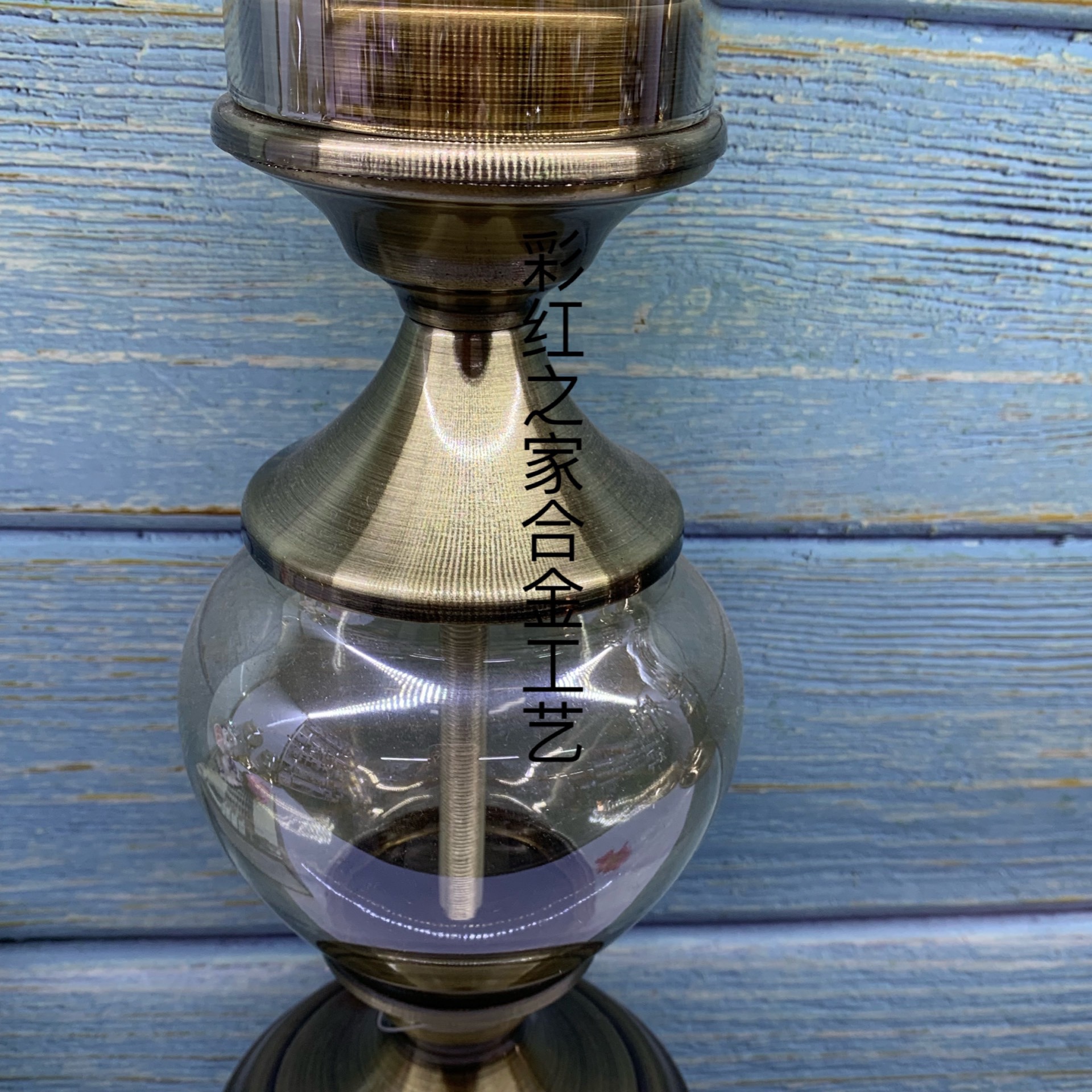 ويقيم في كافيتريا اليوم في غرفة الجلوس بالضوء الشموع Item Picture