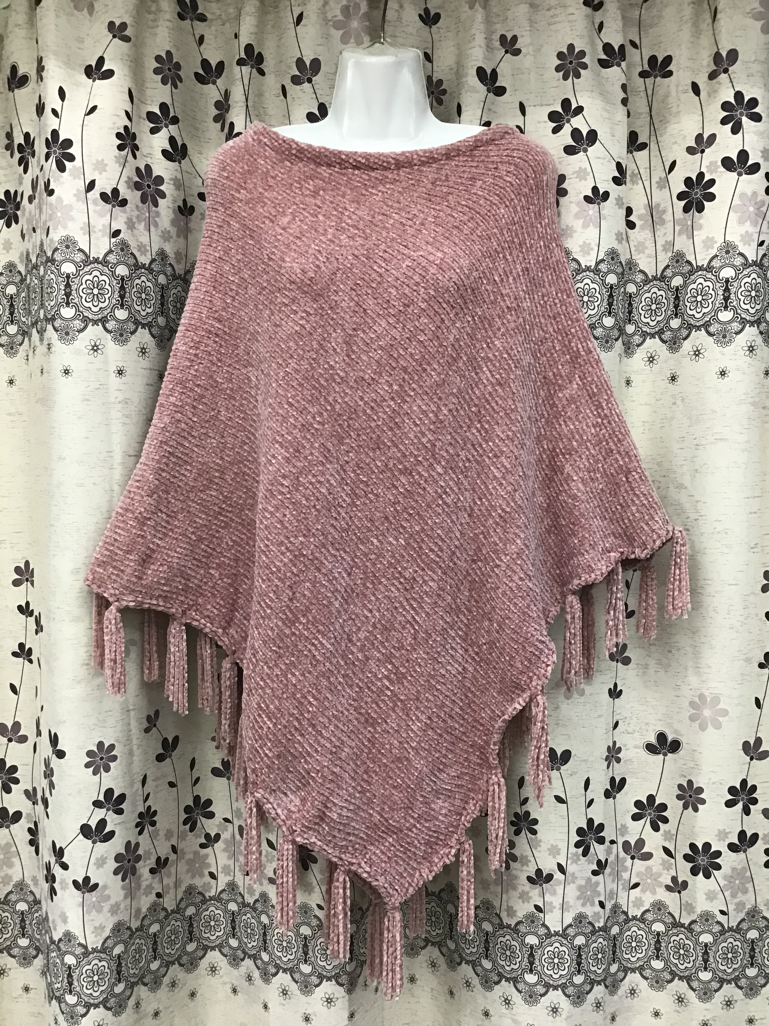 Manufacturers Direct Sales Autumn Winter Europe And The United States Fashion Trend Handmade Hanging Beard Lady Chenille
Shawl Specification drawing