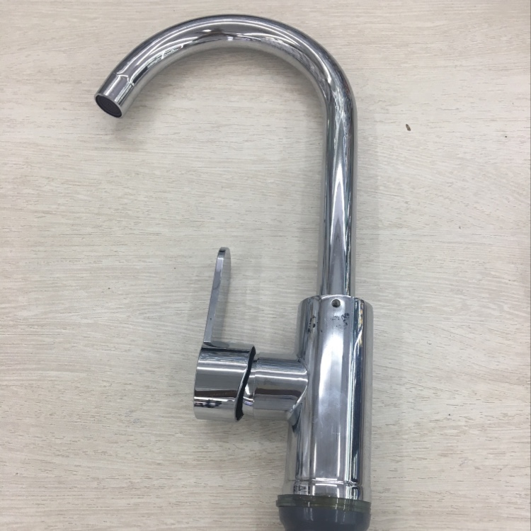 Large Curved Faucet
