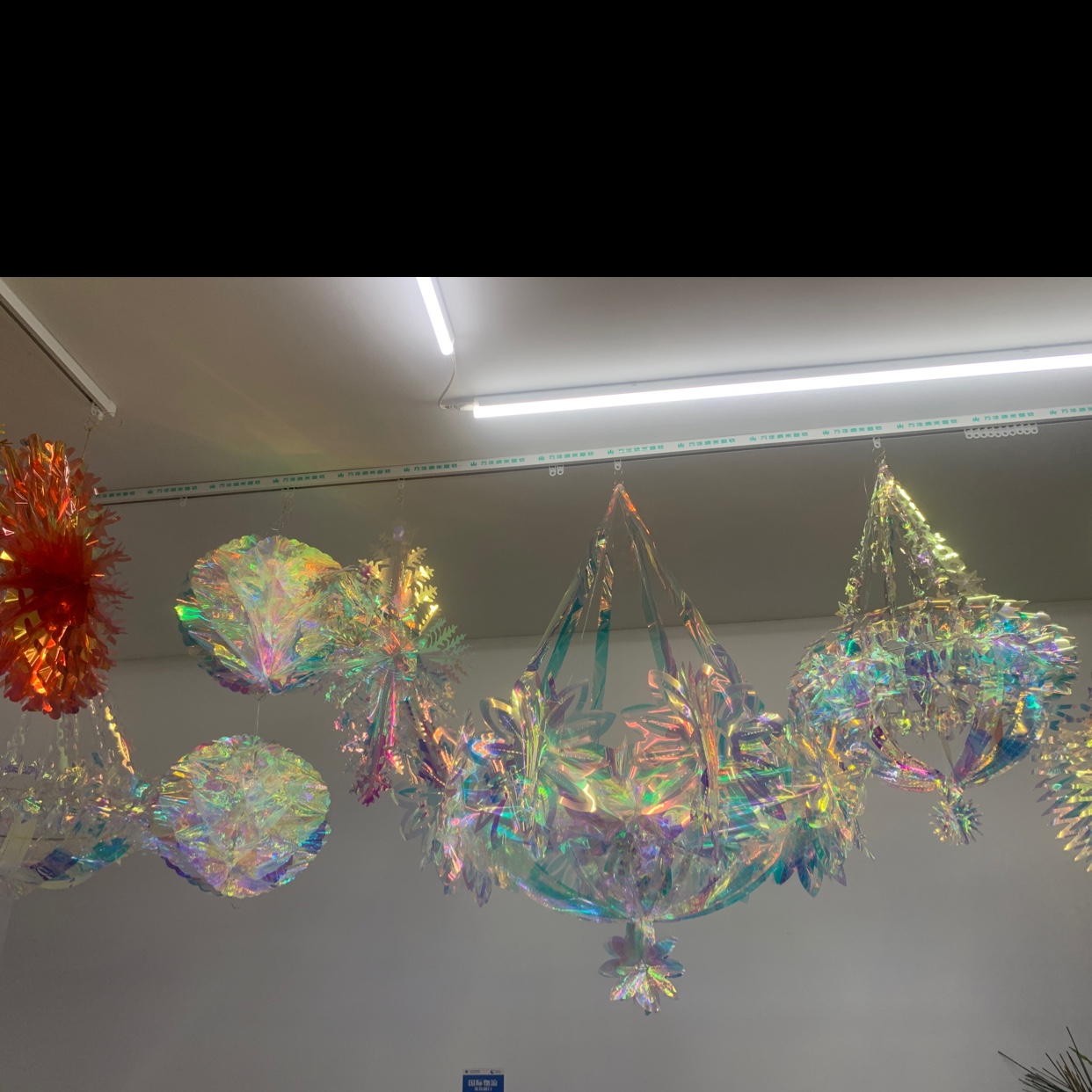 Zhou Shuixing Silk Flower Accessories Factory describe pic - 4