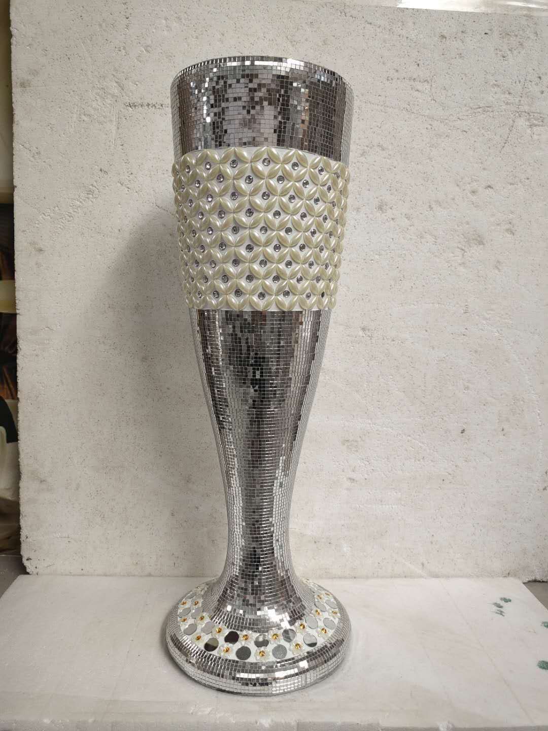 80cm beaded floor-to-ceiling vase thumbnail