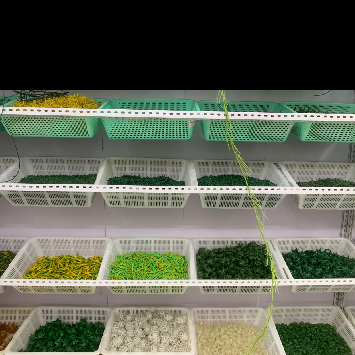 Zhou Shuixing Silk Flower Accessories Factory describe pic - 3