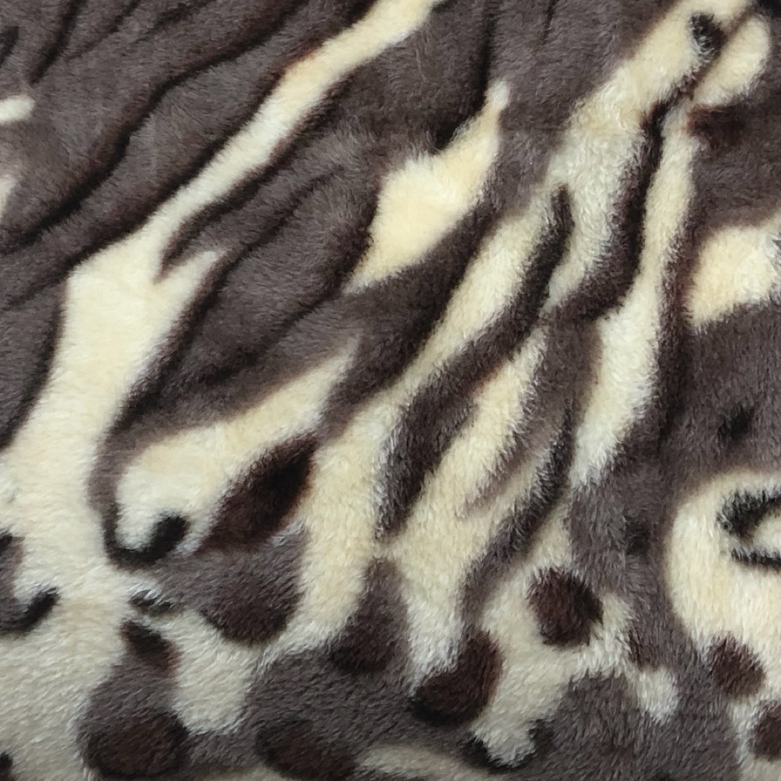 金貂绒、米色和咖啡色