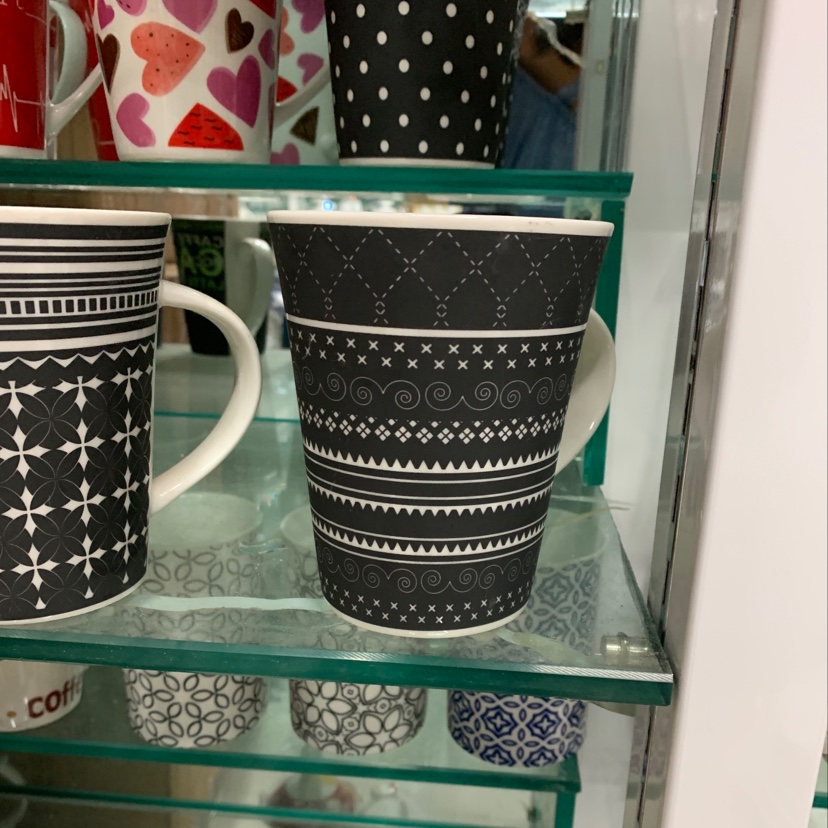 Frosted pattern on the ceramic cup