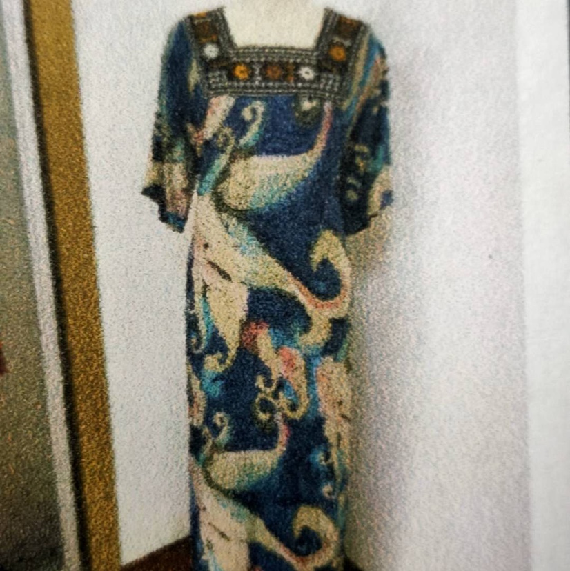 Fashionable dress 23