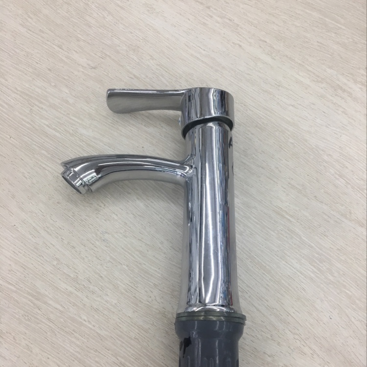 Single Handle Faucet details Picture