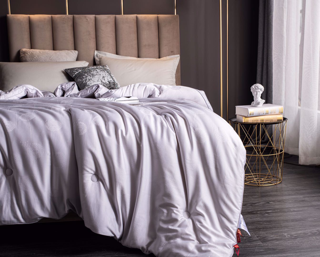Bedding: Silk and soybean quilt undefined