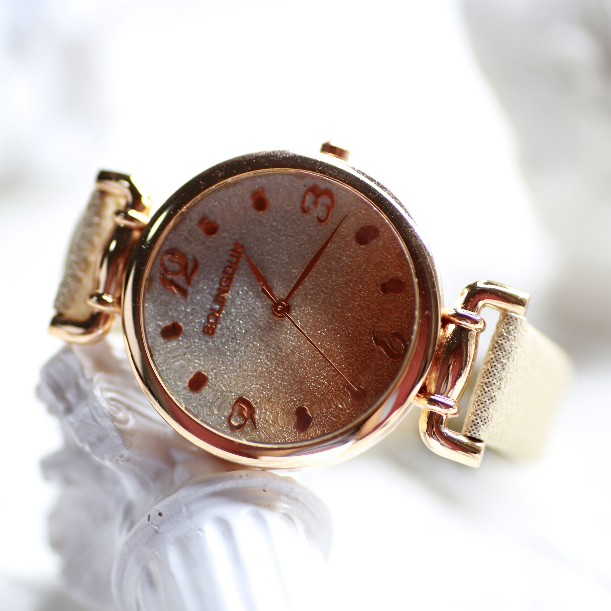 【 Xinle Watch Industry 】 Flash Pink Watches, women's leather watches, new trendy student watches detail image 2