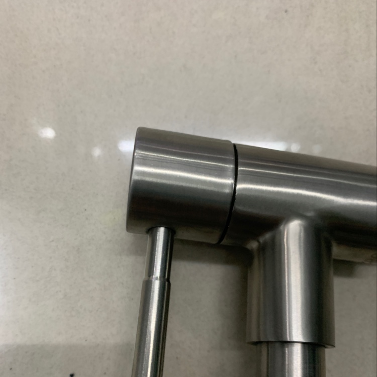 不锈钢厨房龙头细节图