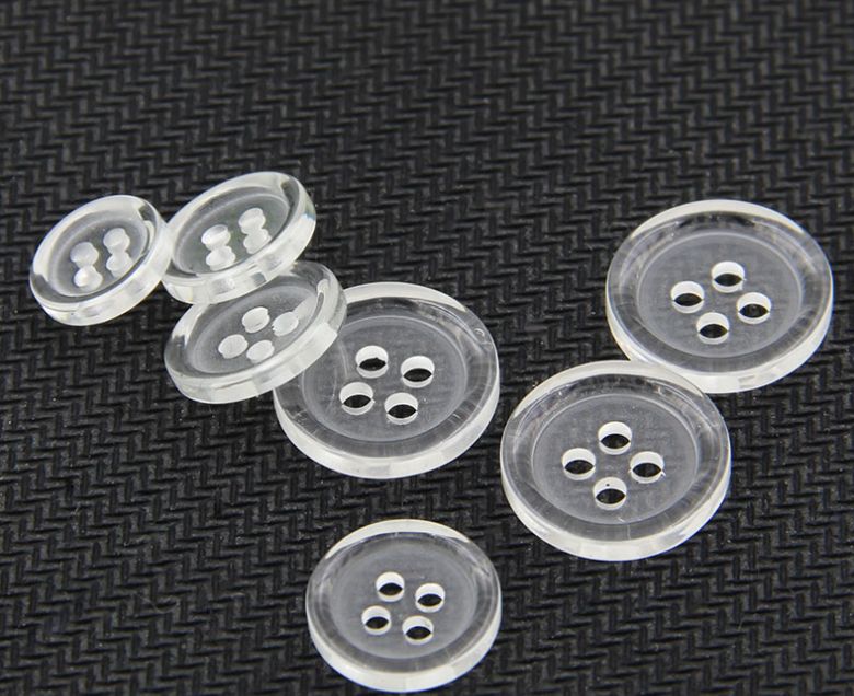 卡卡五金 7092双泡吸塑包装纽扣（透明）1.1cm 树脂毛领纽扣细节图