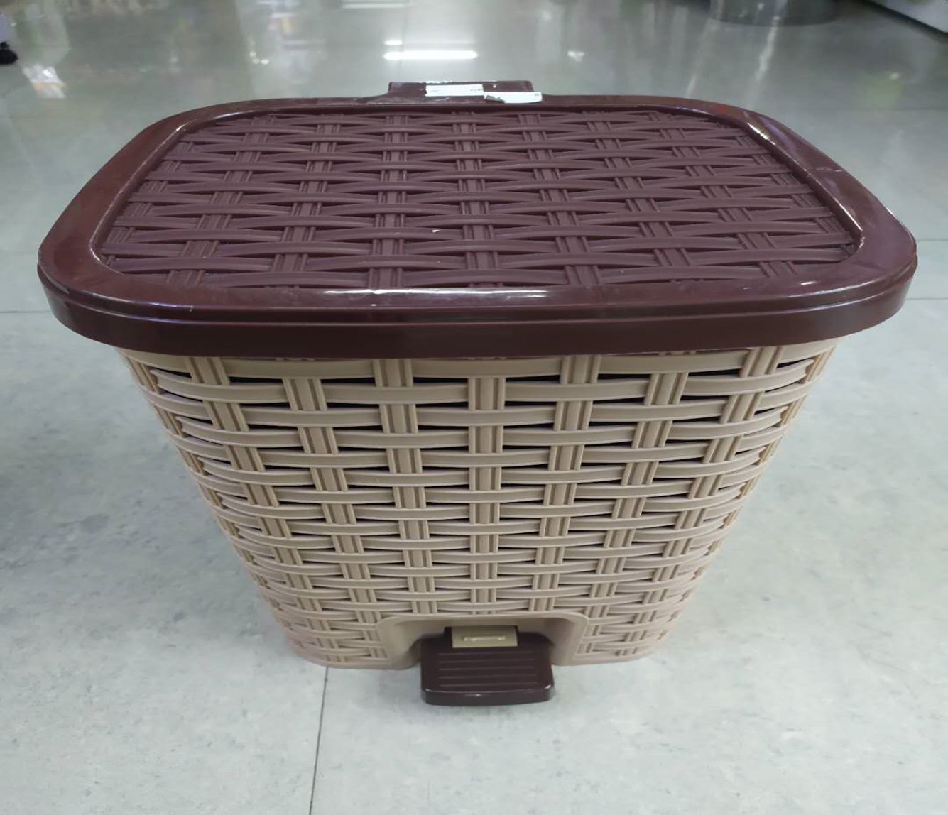 Yiwu Selection trash can 6032/16327 full figure