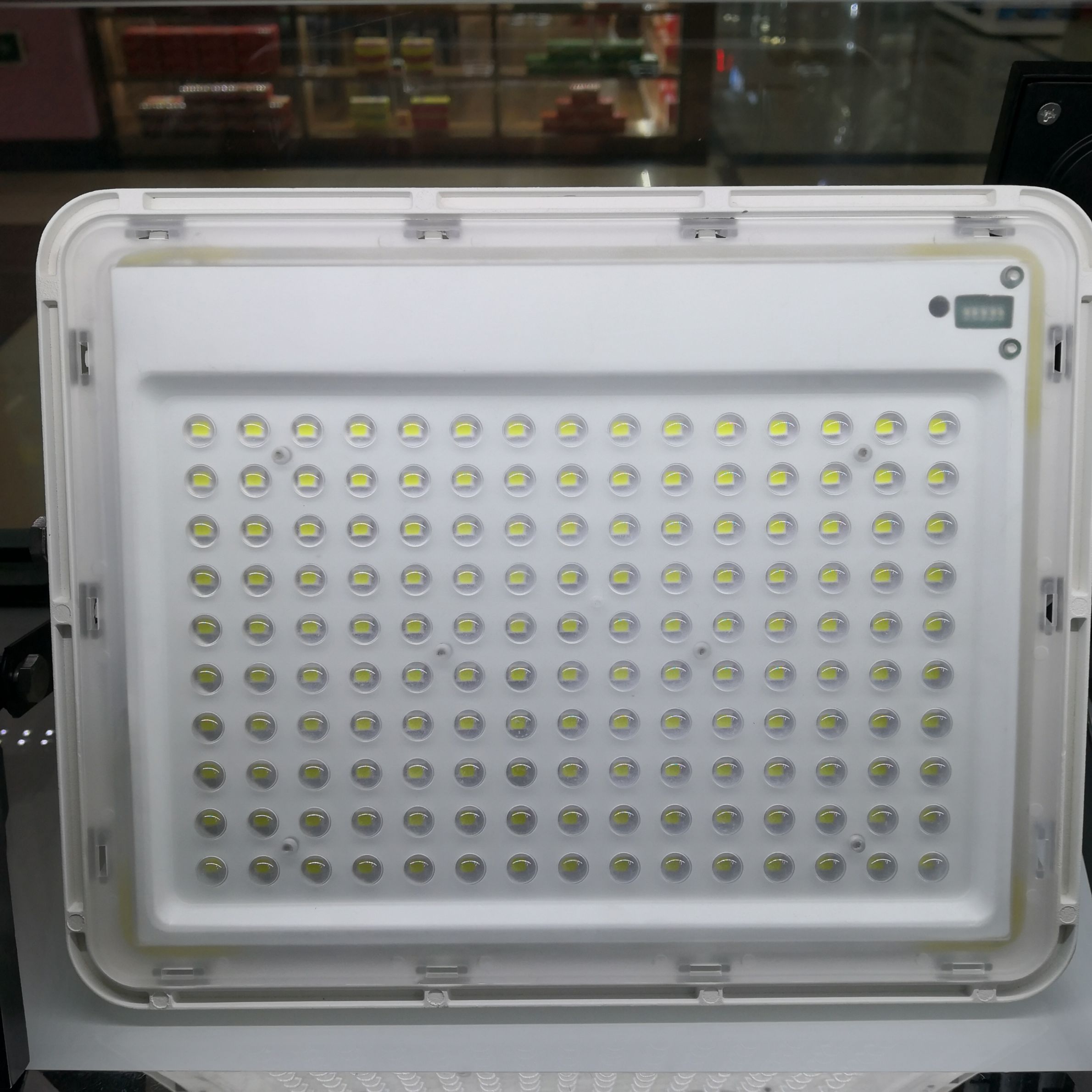 Solar Floodlight 8002-200 full figure