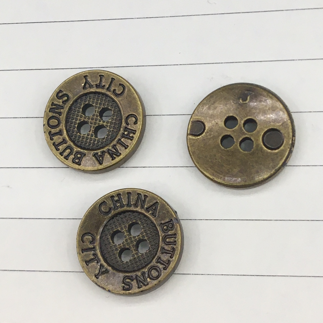 塑料电镀28#四眼英文扣