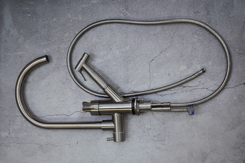 Grifo de acero inoxidable con lavador de mujer con tubo de extracción de 1,5 m