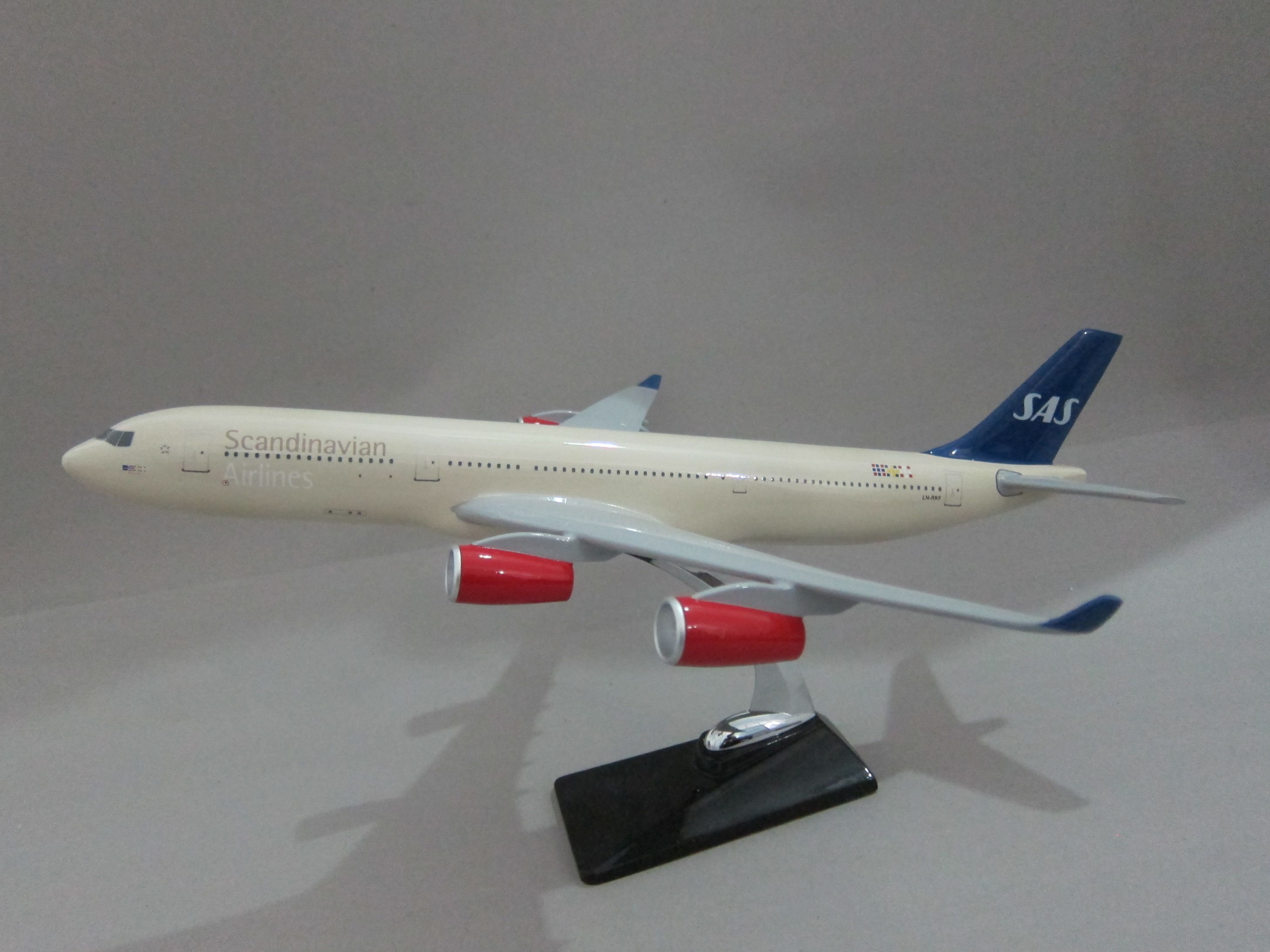 Aircraft model (47CM SAS A340) Synthetic resin aircraft model simulation aircraft model