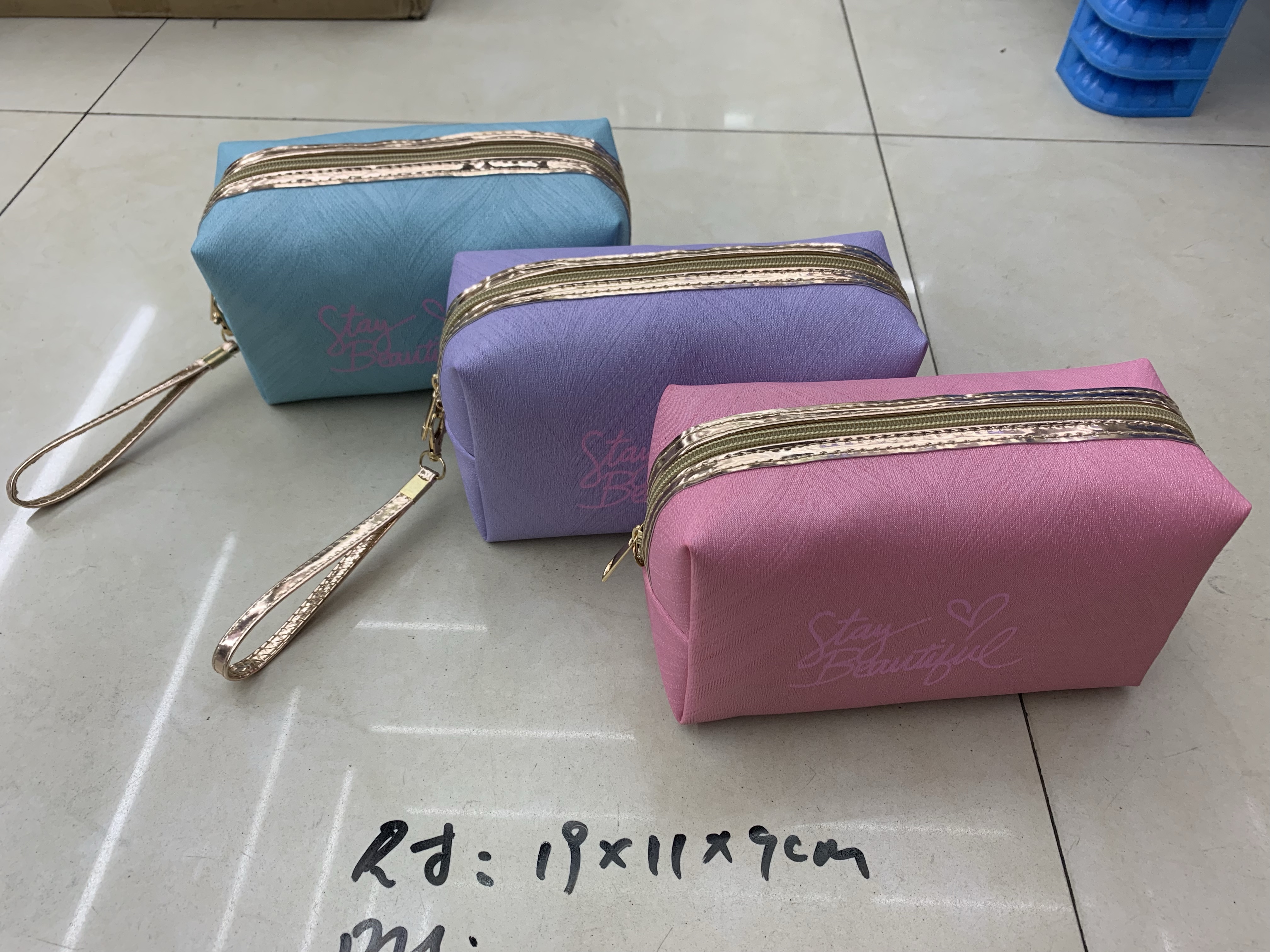 PU化妆包八角化妆包收纳包幻彩化妆包产品图