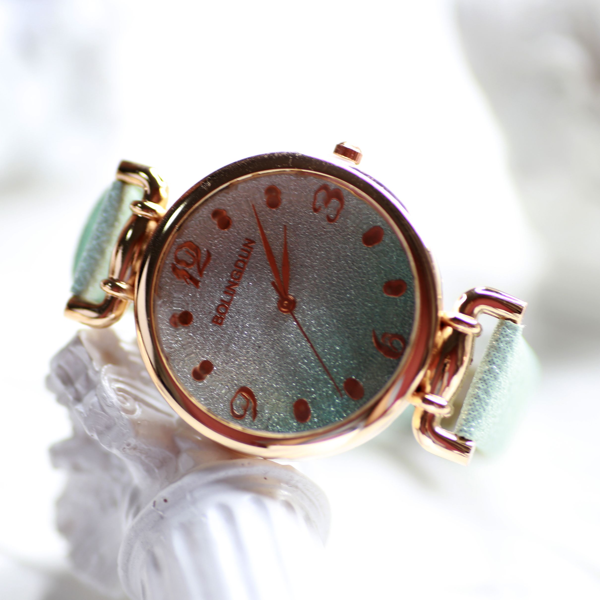 【 Xinle Watch Industry 】 Flash Pink Watches, women's leather watches, new trendy student watches detail image 3