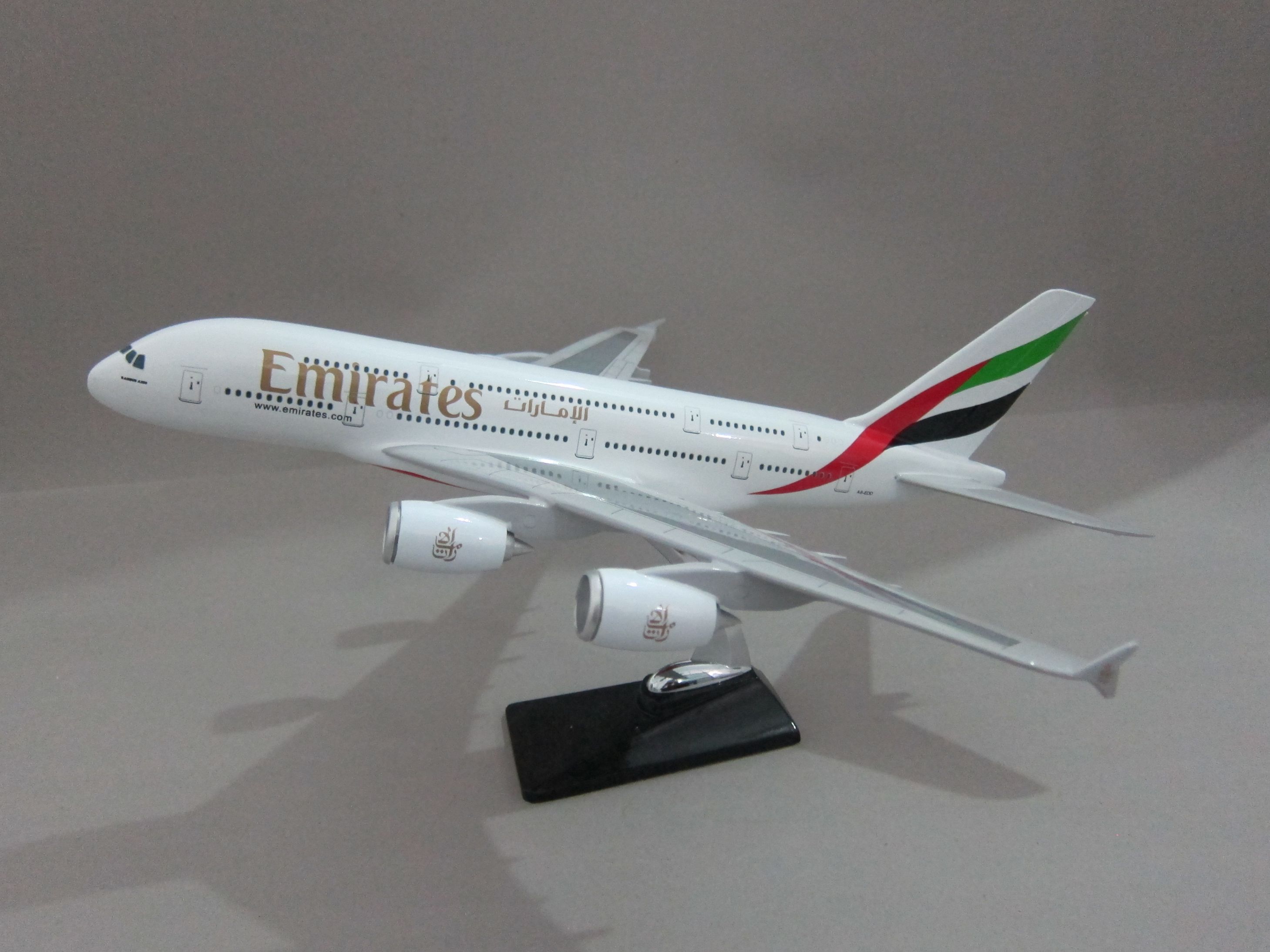 Model aircraft (45CM Emirates A380) synthetic resin model aircraft simulation aircraft model