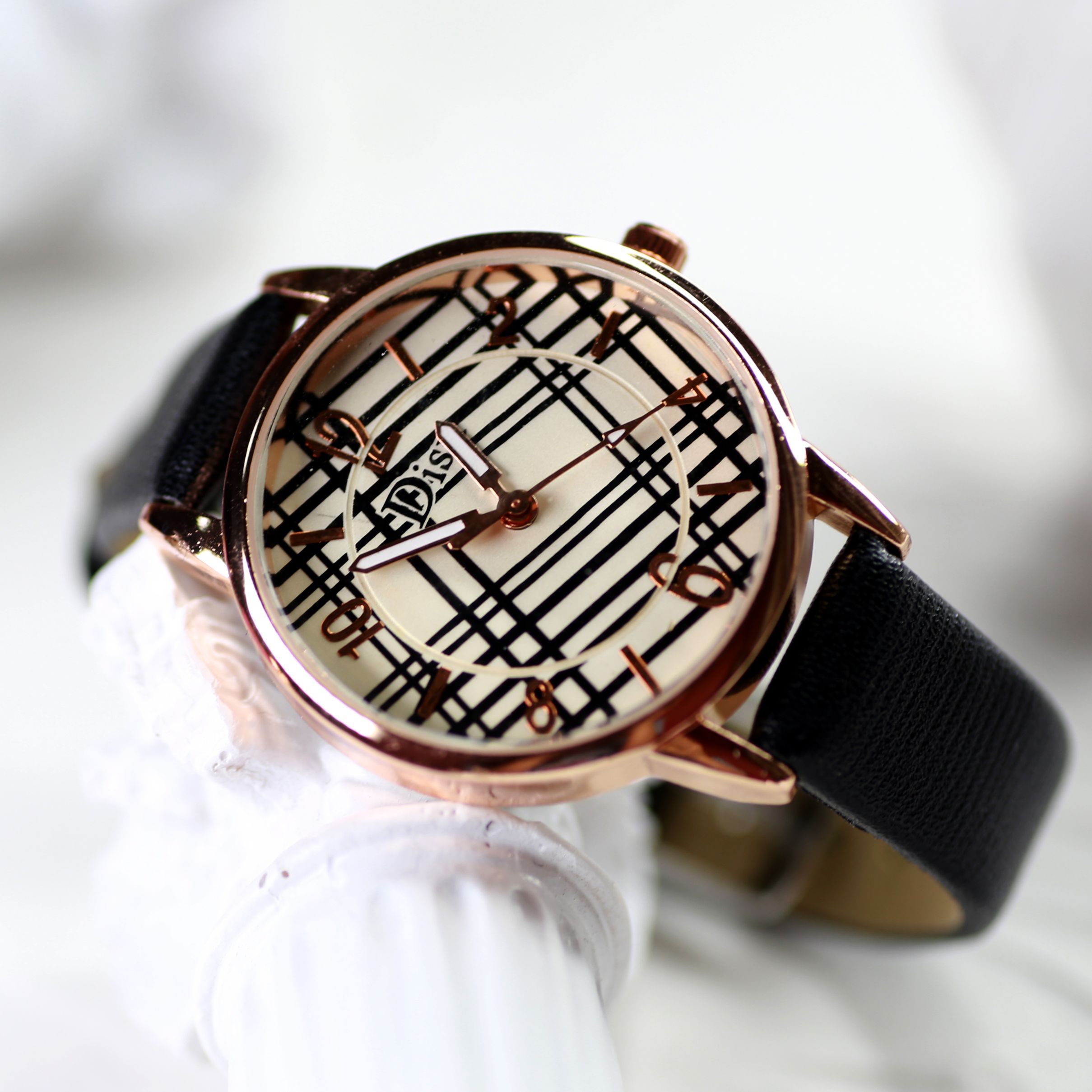 【 Xinle Watch Industry 】 Checkered watches, simple watches, women's quartz watches, foreign trade orders detail image 1