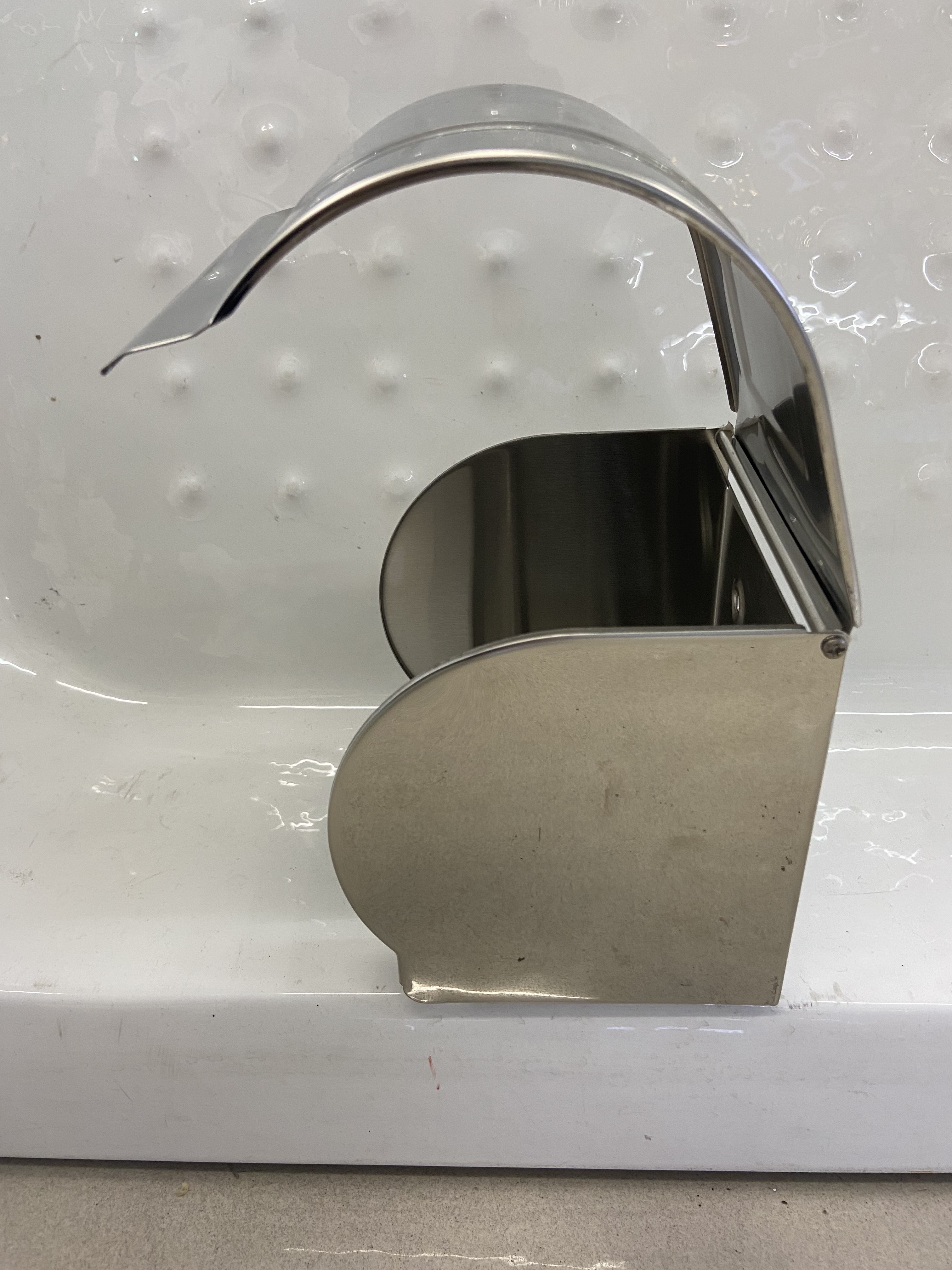 不锈钢纸巾架 小卷厕所纸巾盒防水纸巾筒卫生间厕纸盒挂式卷纸架白底实物图