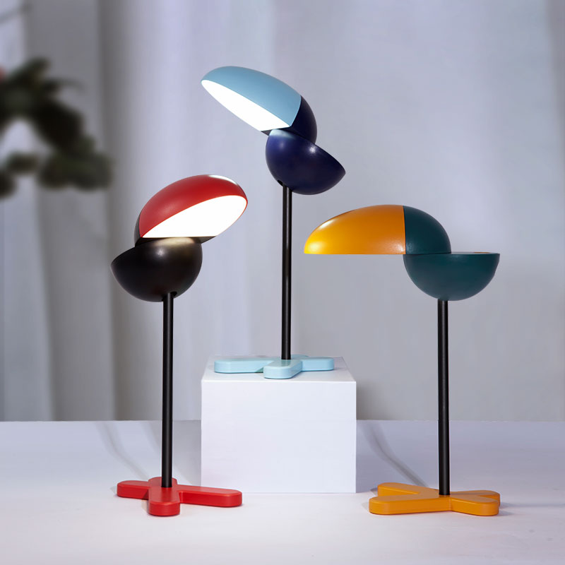 厂家直销 原创北欧简约卧室床头书房儿童学习 啄木鸟无极调光台灯