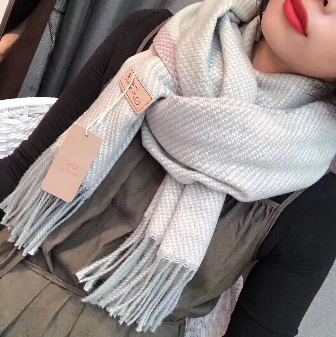 Twill weave scarf thumbnail