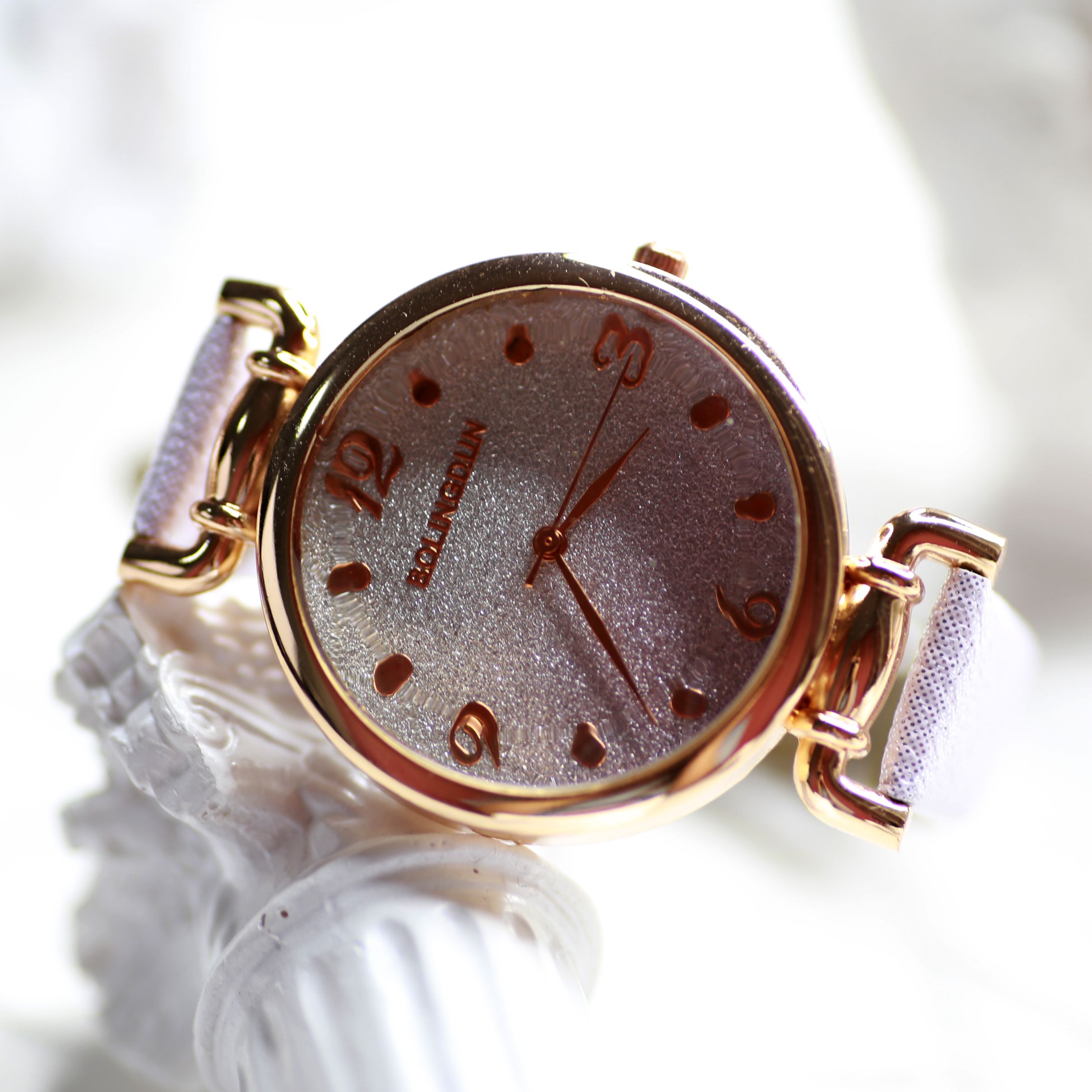 【 Xinle Watch Industry 】 Flash Pink Watches, women's leather watches, new trendy student watches