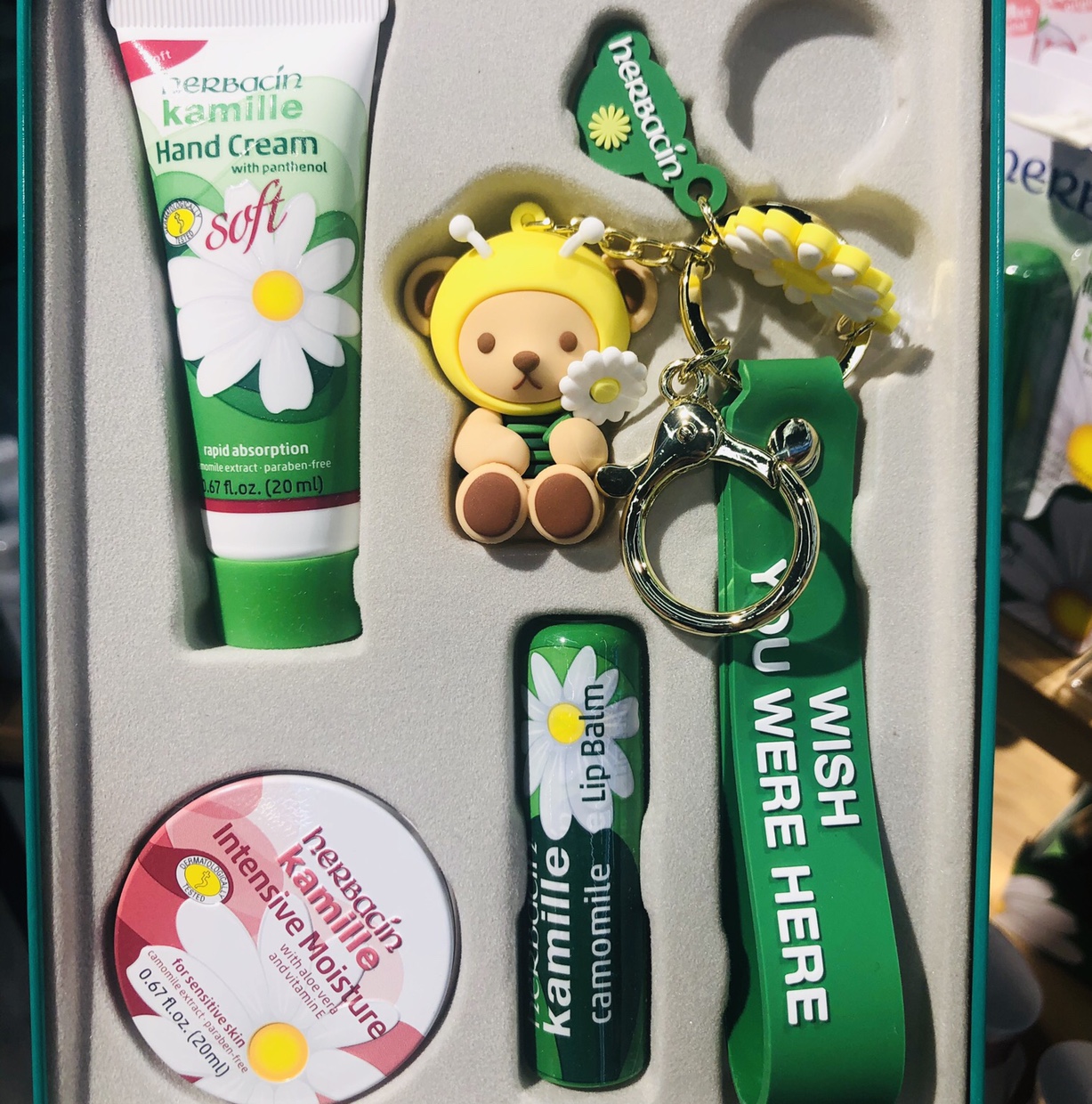 Chamomile Hand Cream Lip Balm set thumbnail