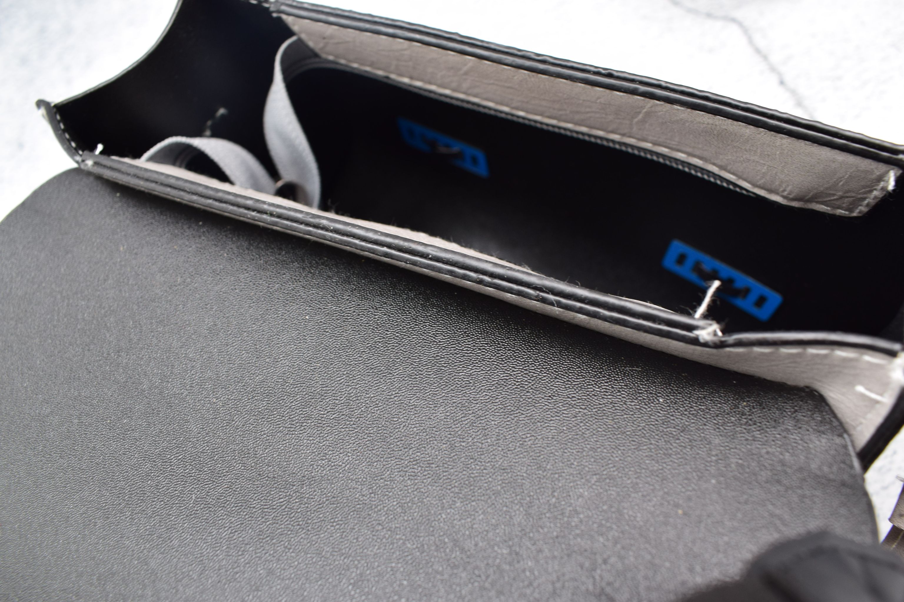 A PU shoulder bag for women detail image 3