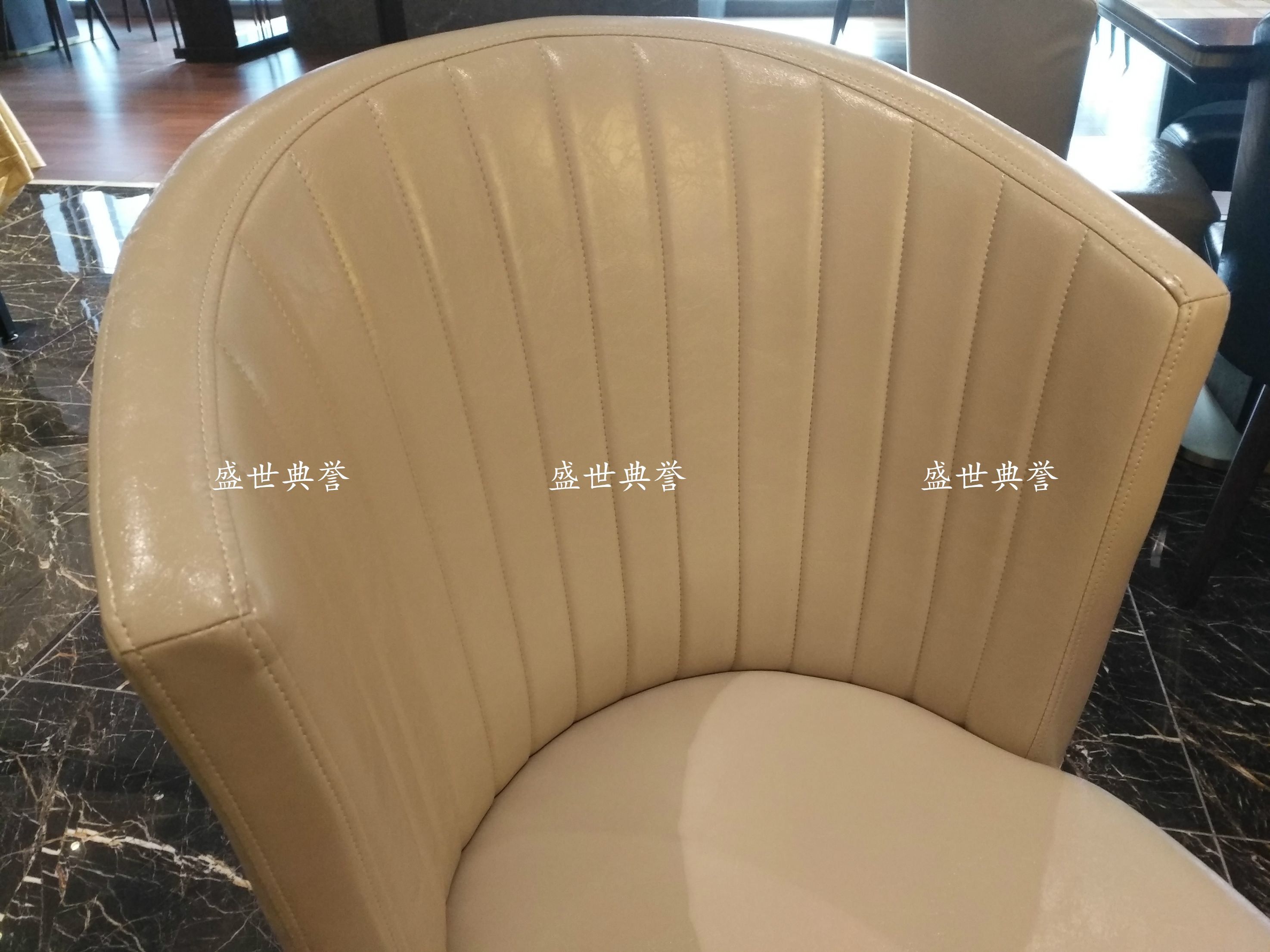 上海星级酒店宾馆早餐桌椅假日酒店实木桌度假酒店金属仿木椅子详情图2