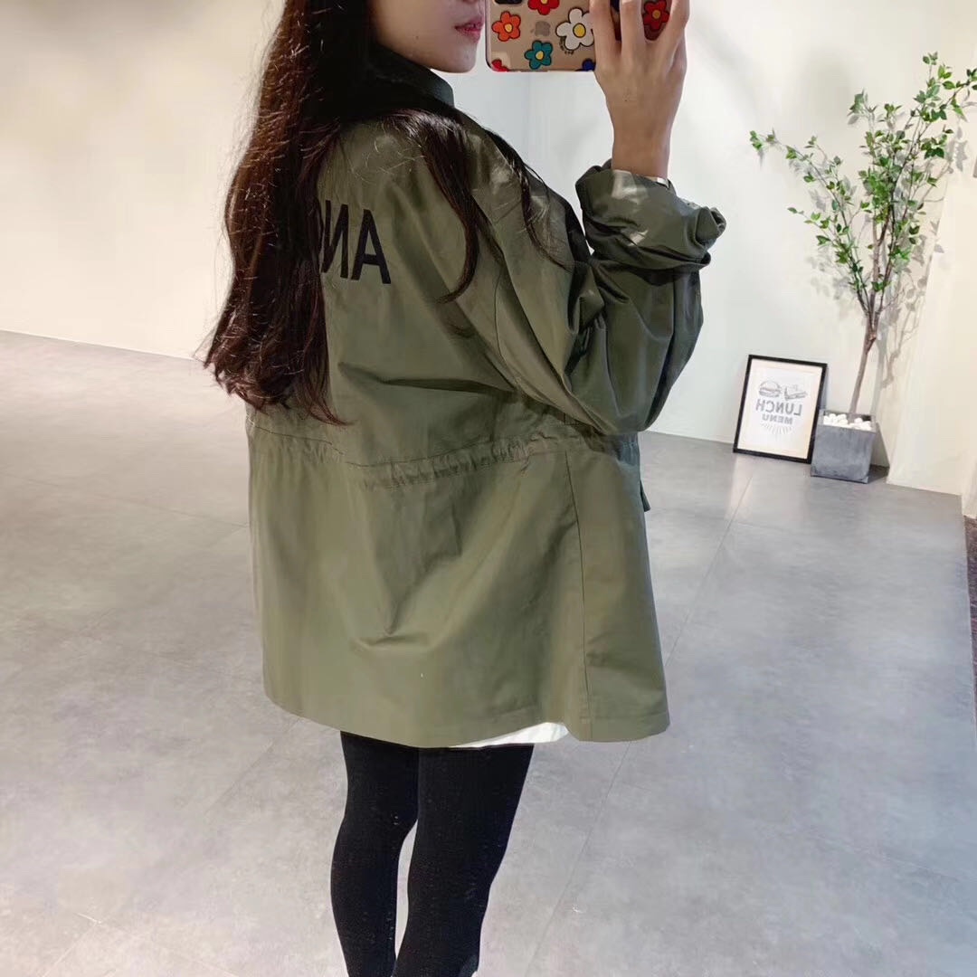 墨绿风衣