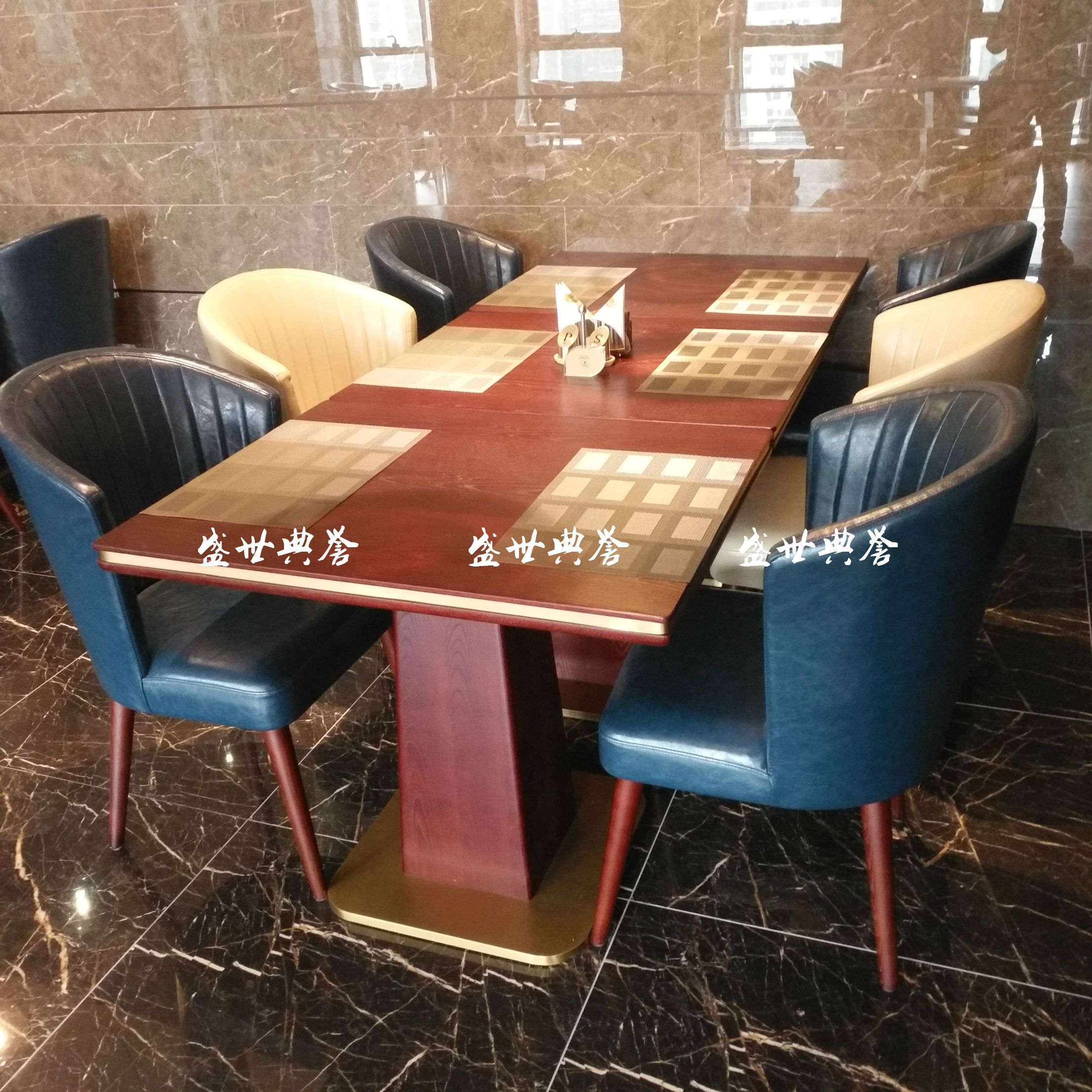 上海星级酒店宾馆早餐桌椅假日酒店实木桌度假酒店金属仿木椅子详情图4