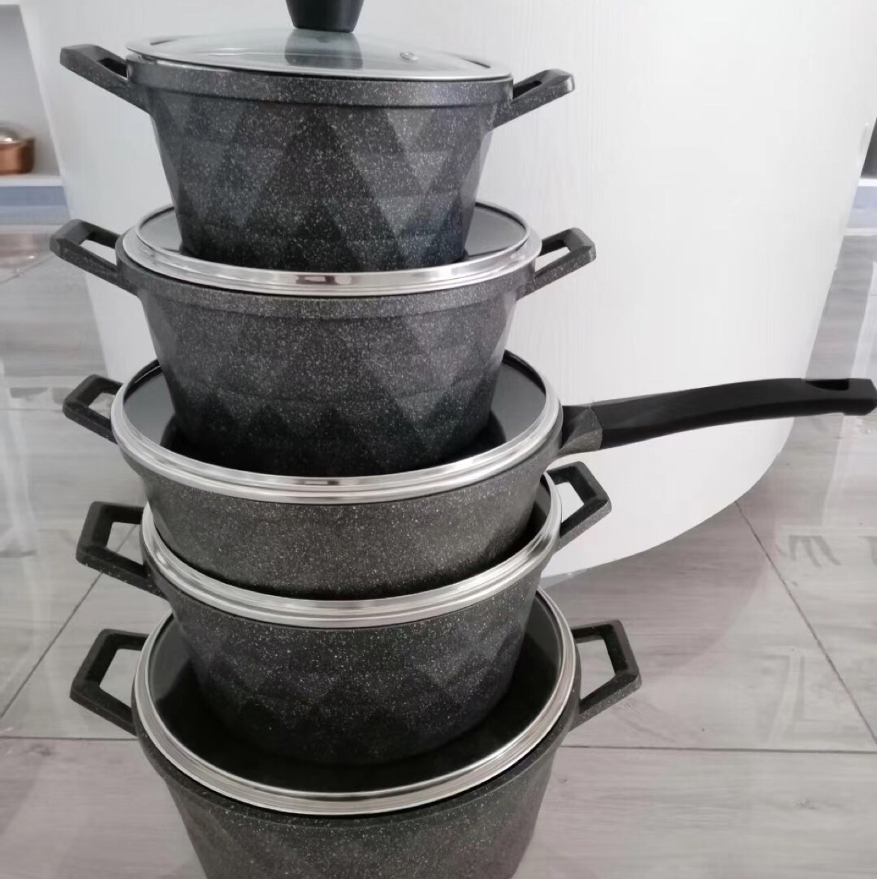 Big diamond set pot soup pot frying pan milk pot thumbnail