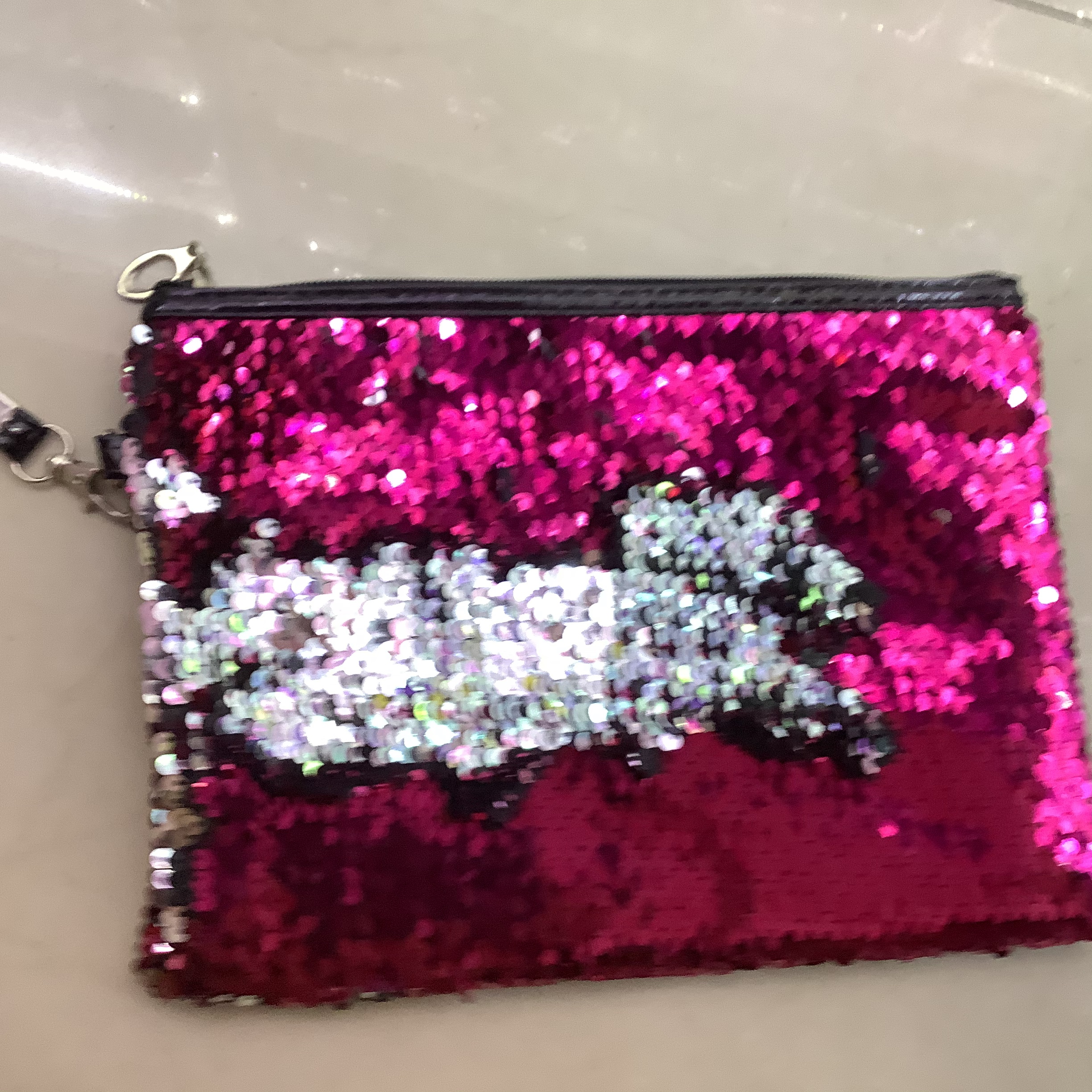 翻片公文包产品图