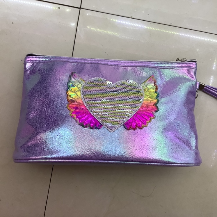 爱心翅膀大六角包