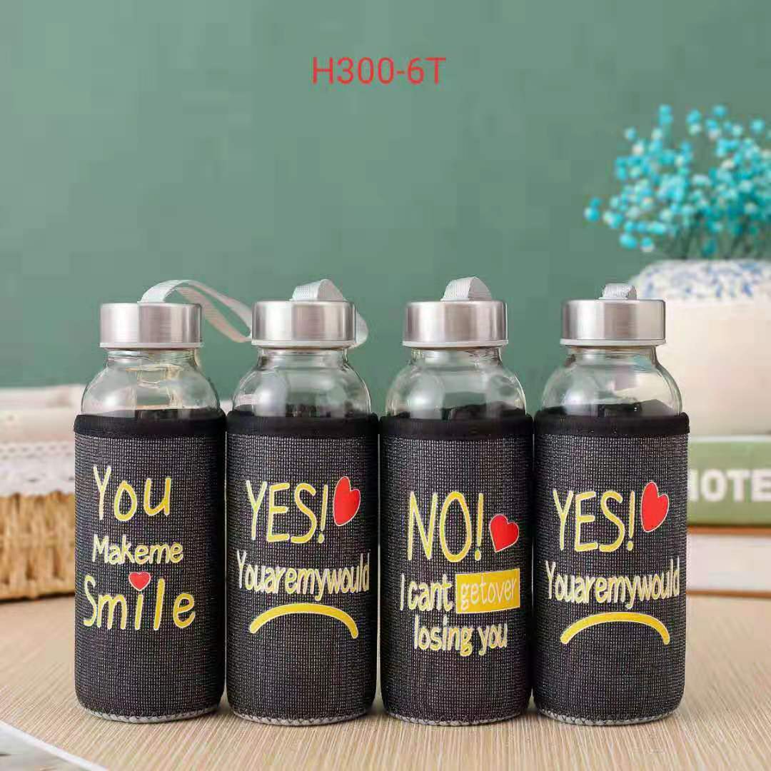 Portable single-layer water cup with linen cover, simple covered tea cup, heat-insulating and anti-drop glass cup, 300ml Application Scenario