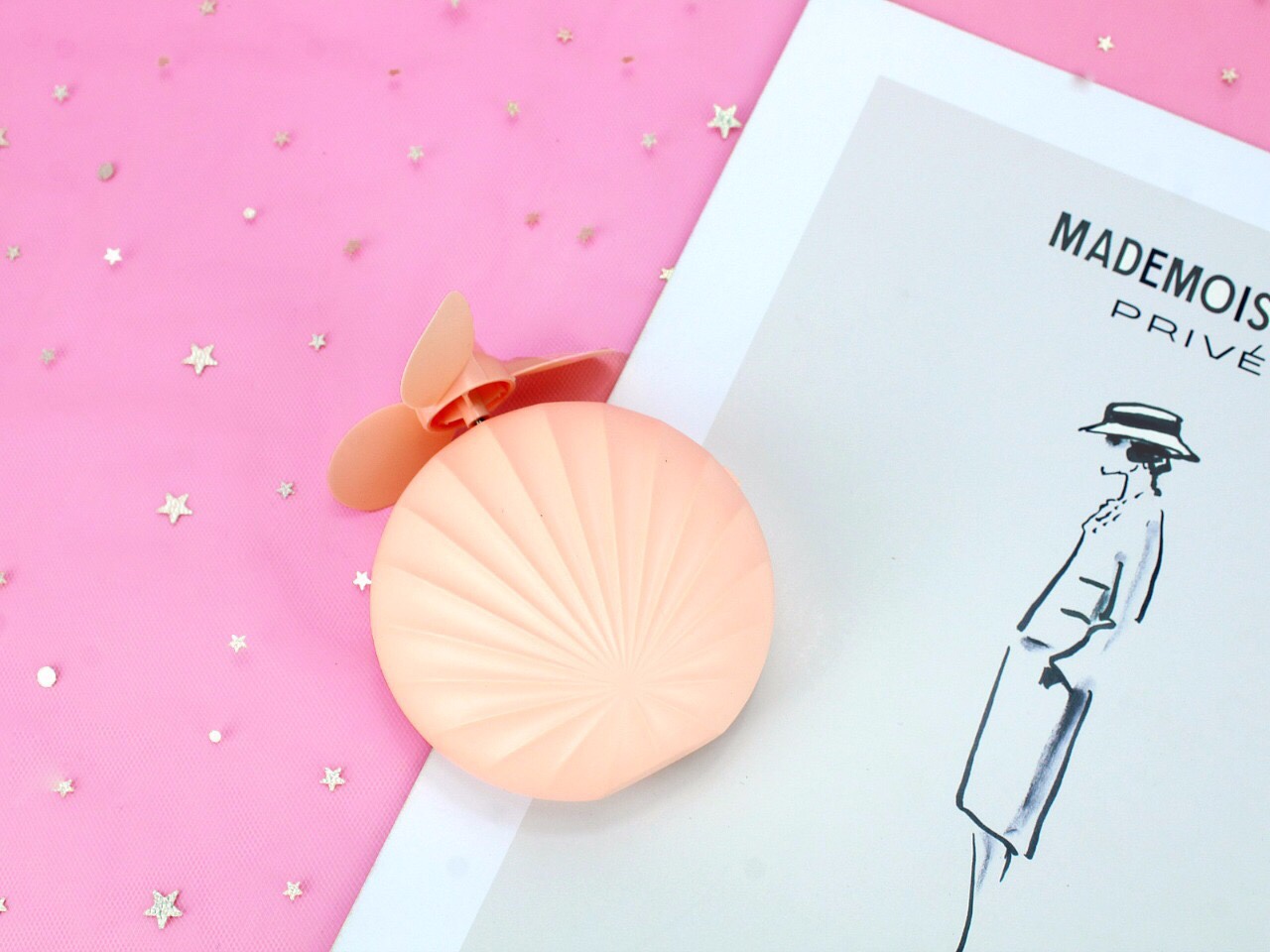 The Bengke carries a portable fan with it undefined